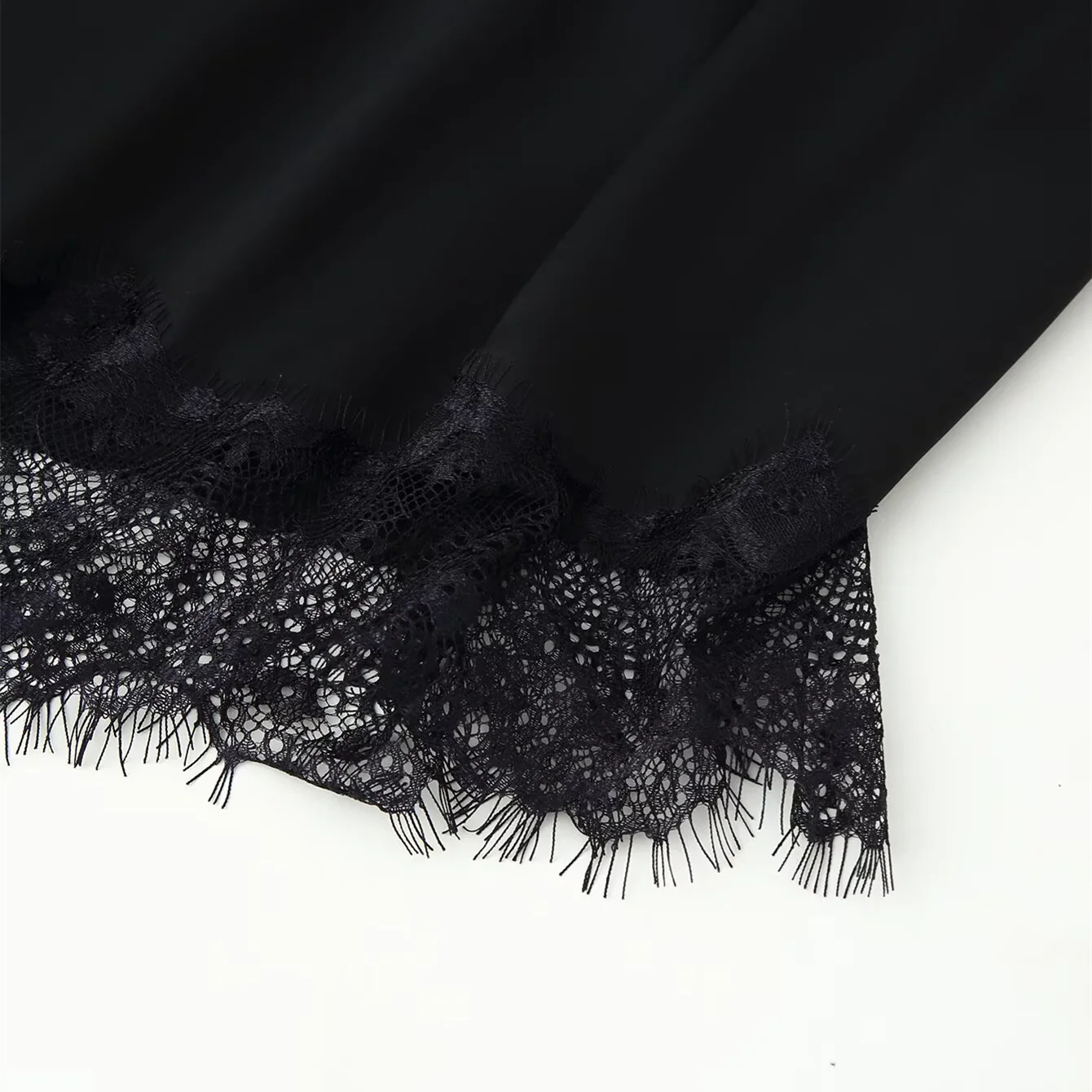 Damen elegantes Oberteil mit auffälligem Spitzenabschluss R&B - Image 4