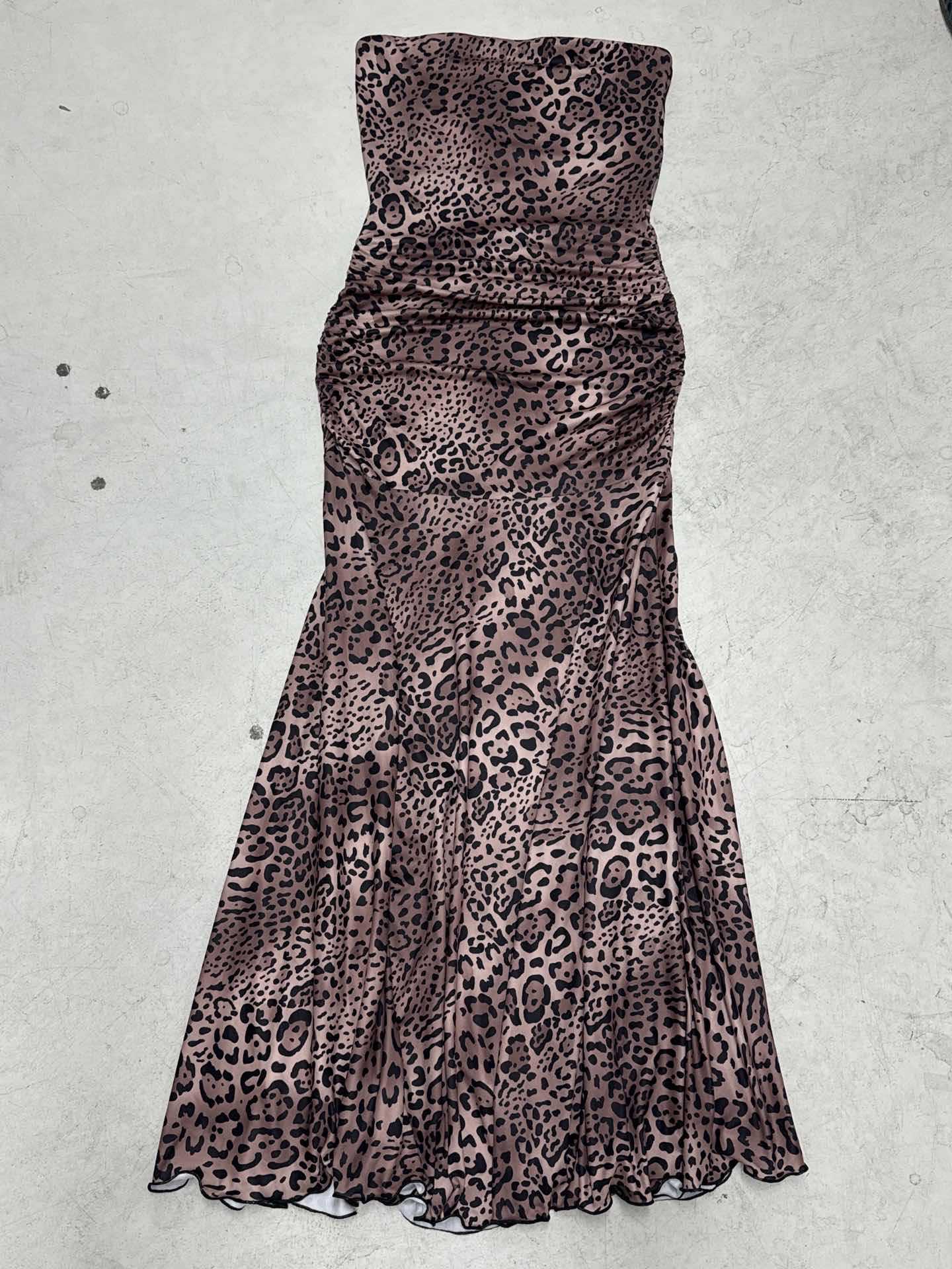 Damen elegantes Wickelkleid mit Leopardenmuster und voluminösem Saum Heidi-Mode - Image 6