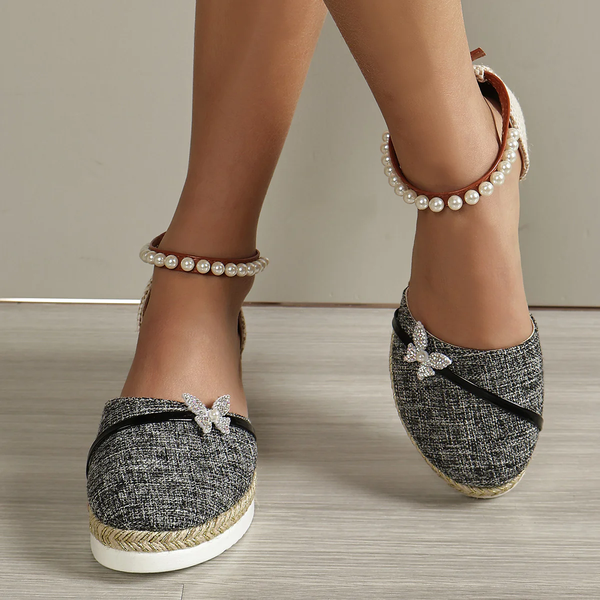 Damen Espadrilles mit funkelnden Schmetterlingsapplikationen R&B - Image 3