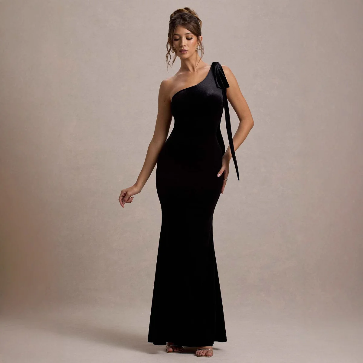 Damen figurbetontes Abendkleid mit asymmetrischem Träger und schickem Saum R&B - Image 6