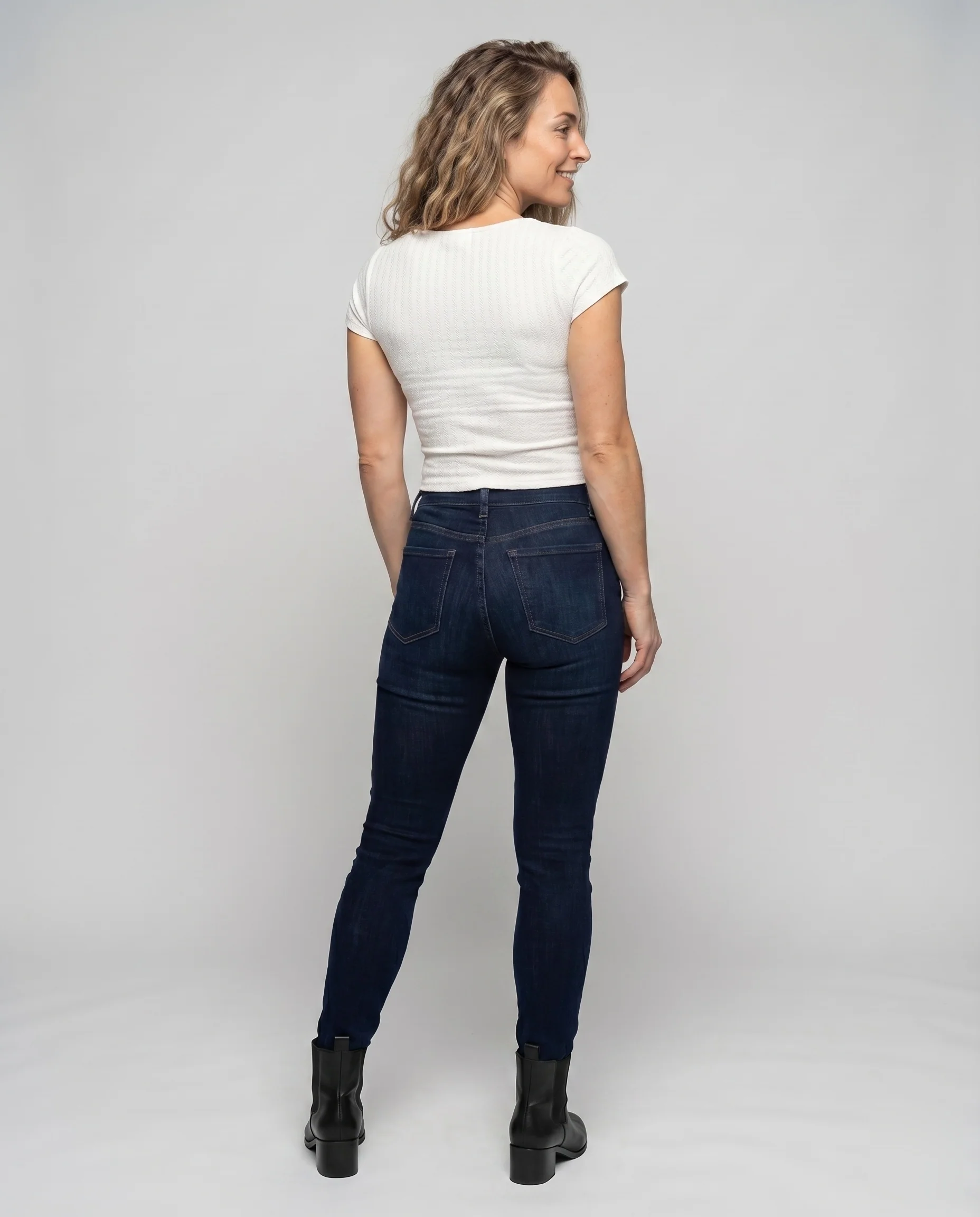 Damen figurbetontes Crop-Top mit raffiniertem Strukturdesign - Image 4