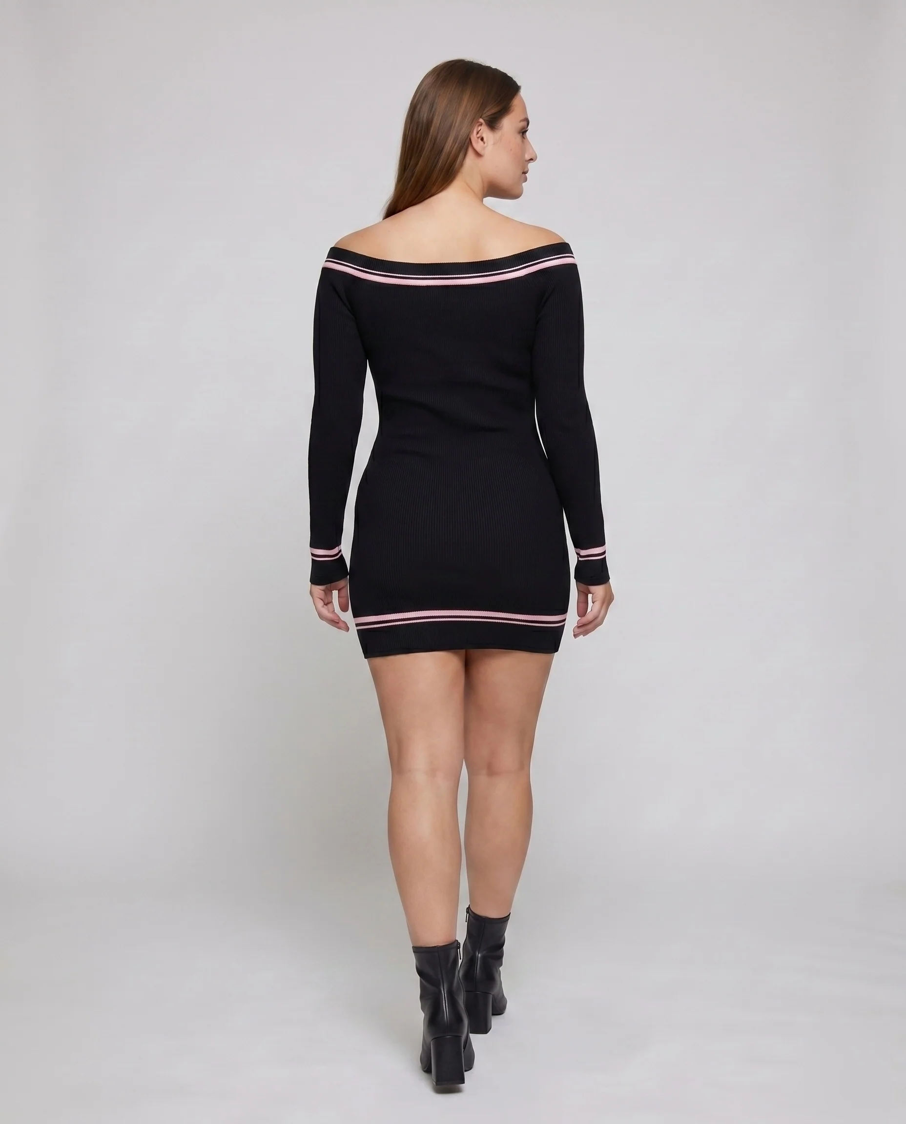 Damen figurbetontes Kleid mit schmalem Bootsausschnitt und dekorativen Knopfdetails R&B - Image 4