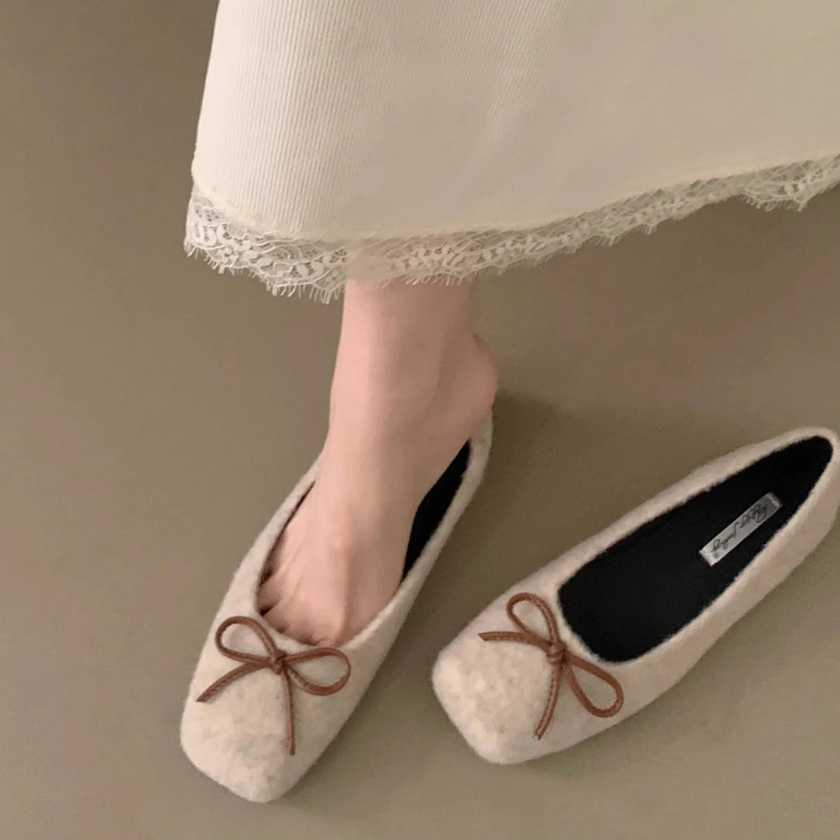 Damen filigrane Ballerinas aus weichem Filz mit dekorativem Schleifenakzent R&B - Image 4