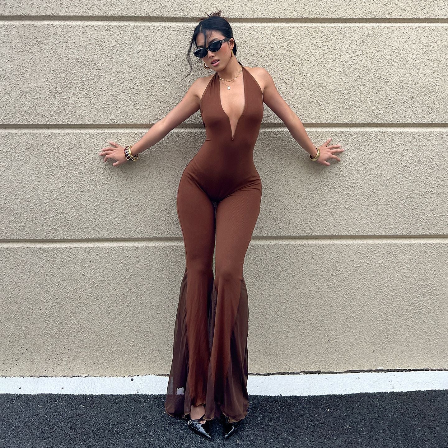 Damen Flared Jumpsuit mit tiefem V-Ausschnitt und transparenten Rüschen R&B - Image 2