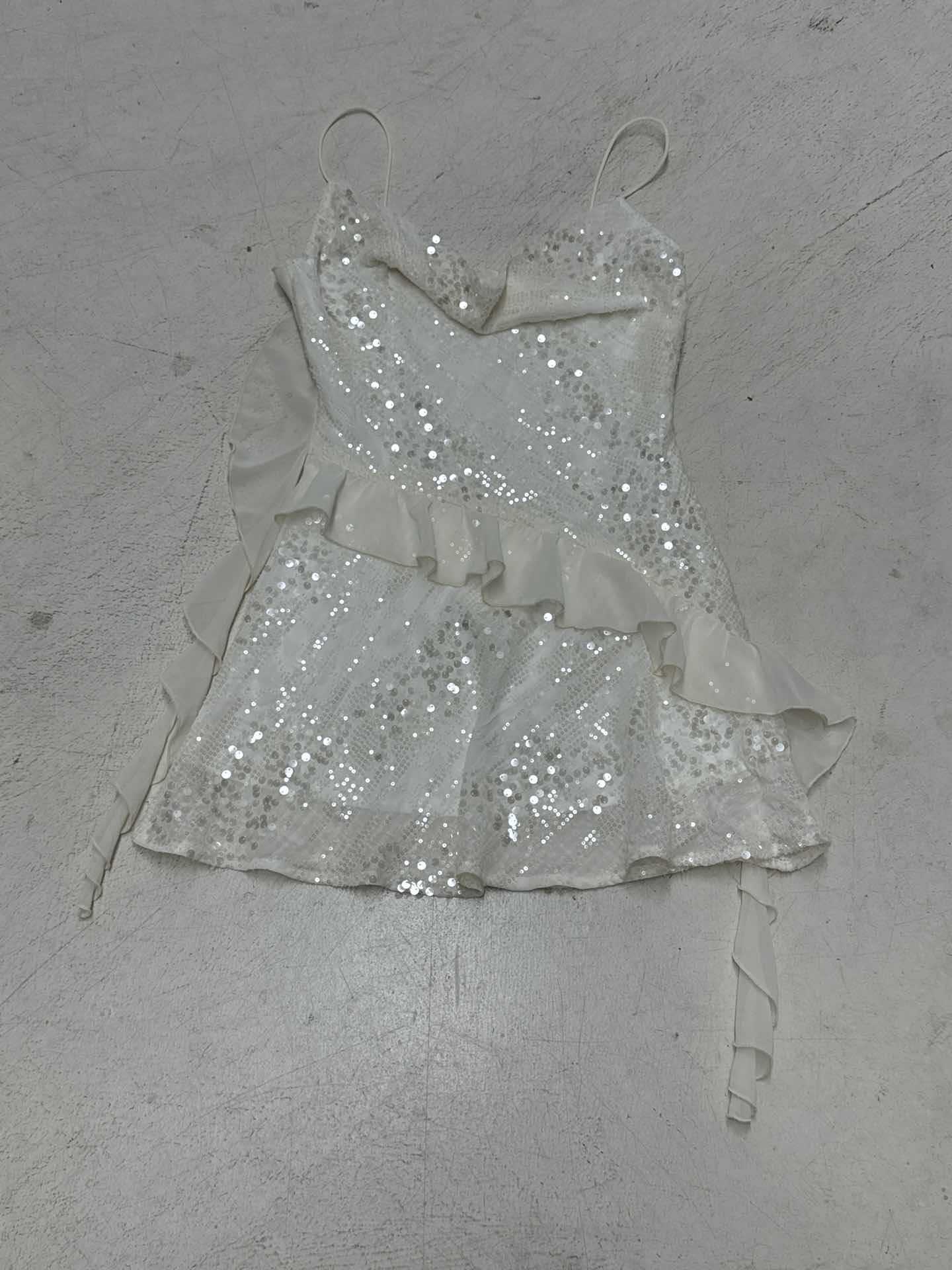 Damen funkelndes Minikleid mit Rüschendetails und verzierten Pailletten Heidi-Mode - Image 7
