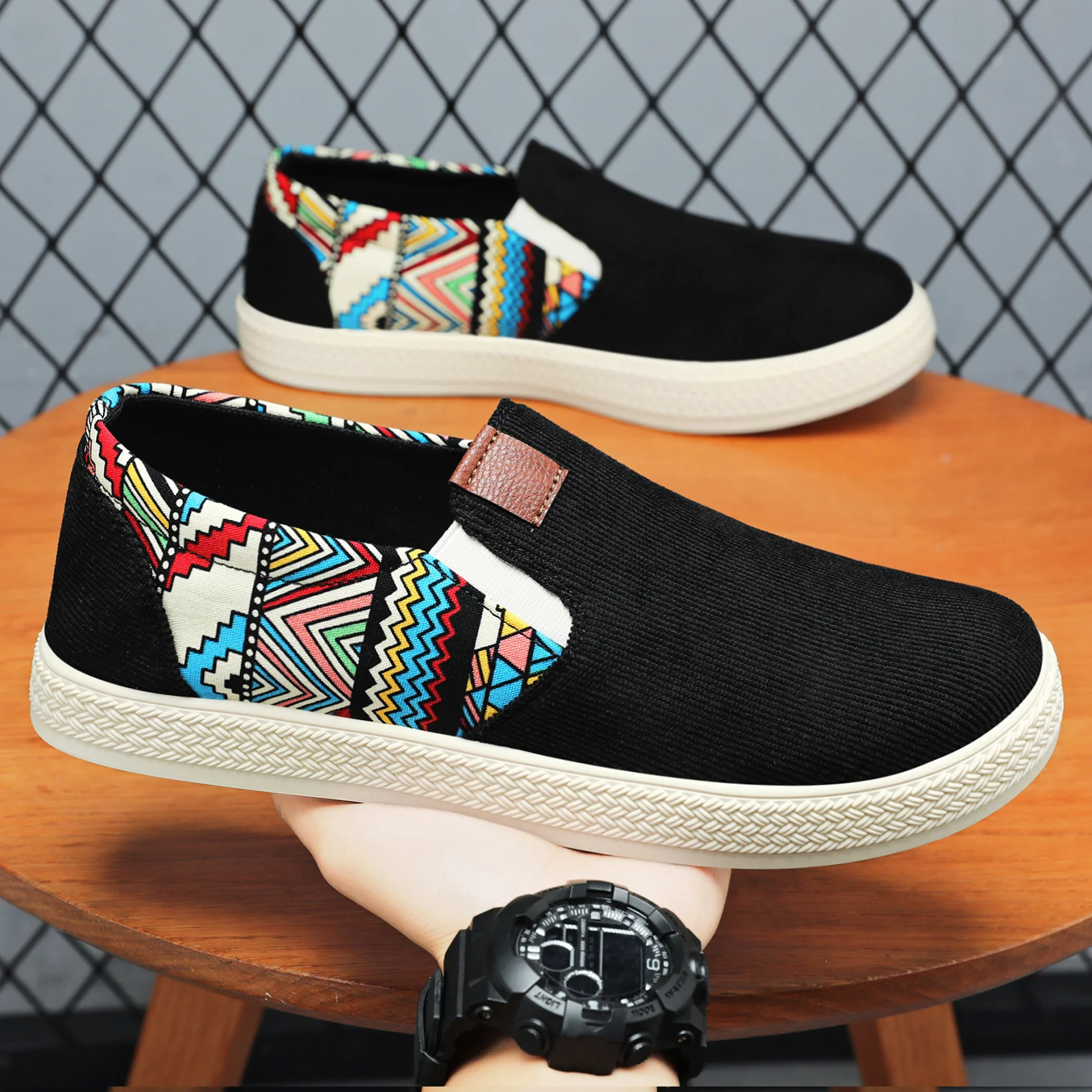 Damen Gemütliche Slip-On Sneakers mit buntem Muster und elastischem Einsatz R&B - Image 2