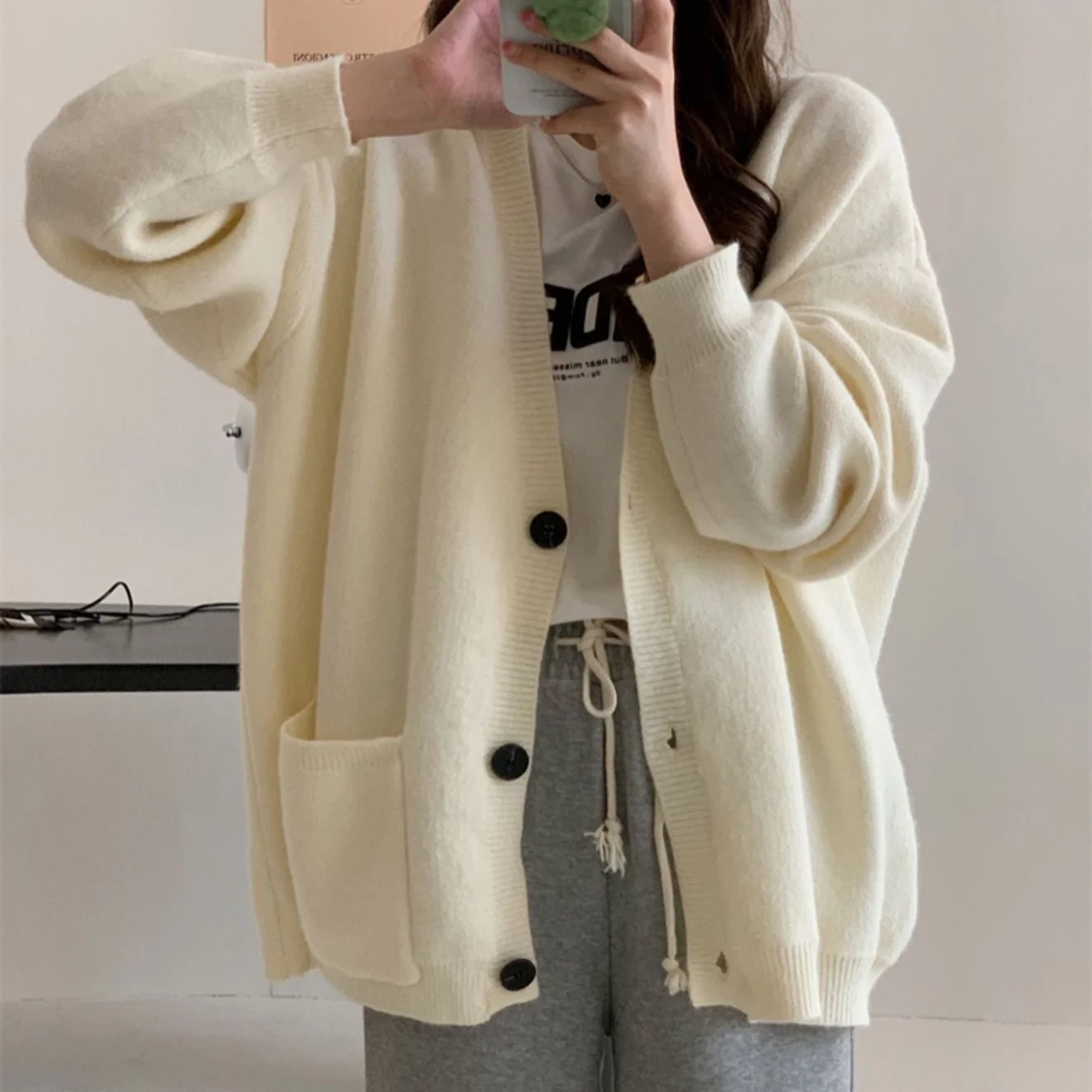 Damen Gemütliche Strickjacke mit weiten Ärmeln und praktischen Taschen R&B - Image 6
