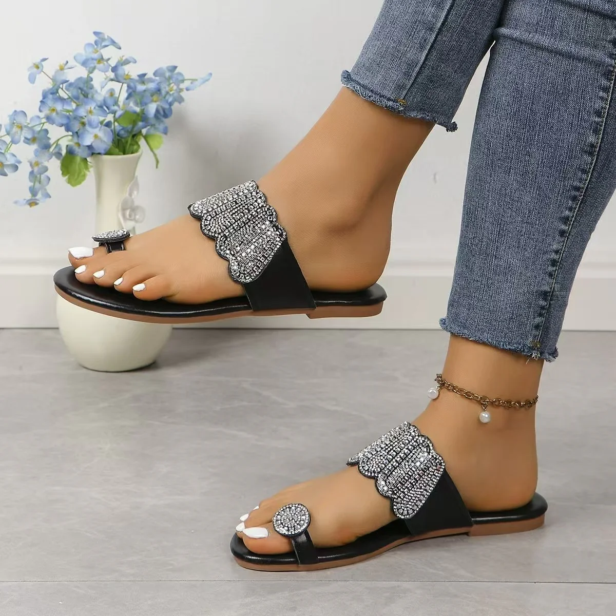 Damen Glamouröse Badesandalen mit funkelndem Strass-Detail R&B - Image 2