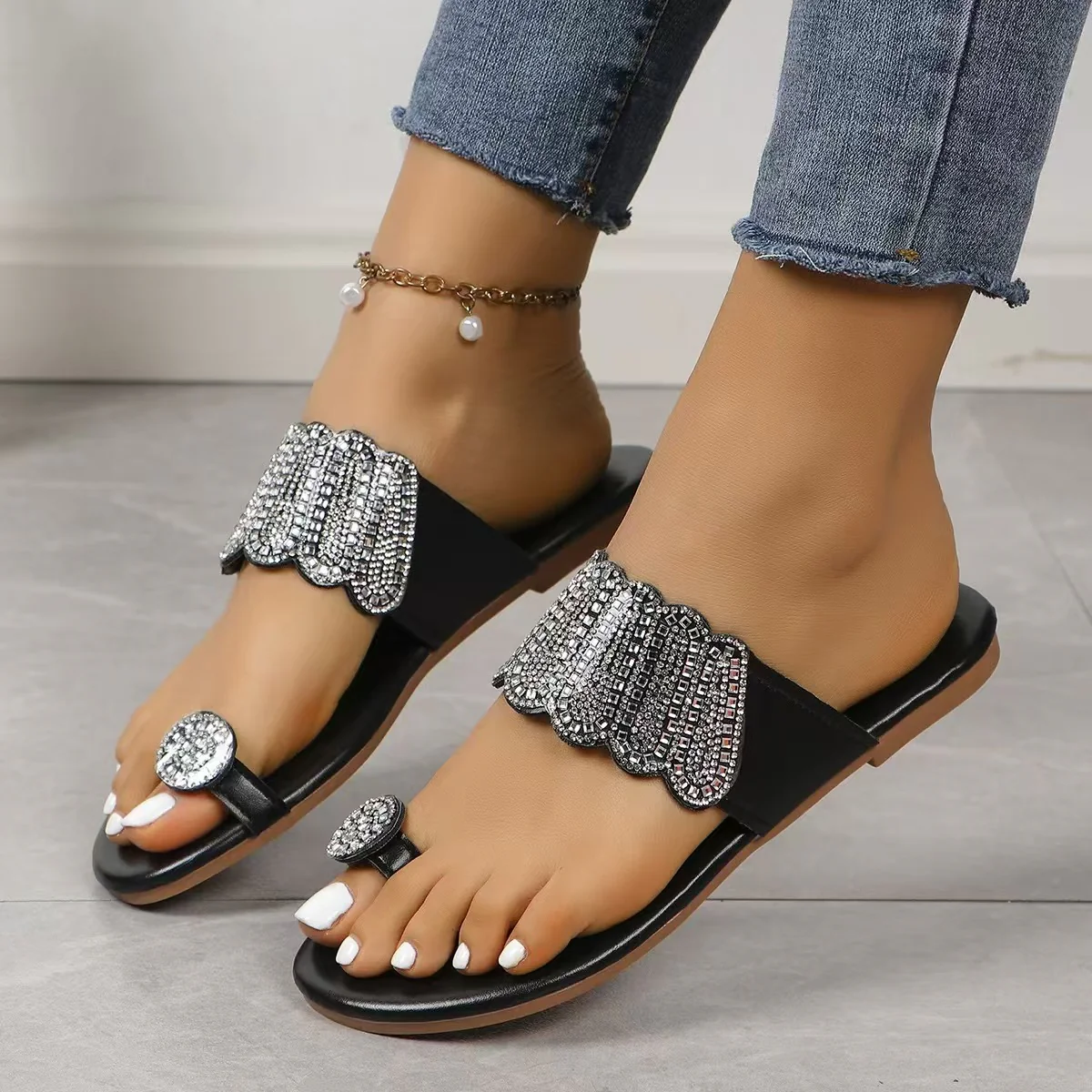 Damen Glamouröse Badesandalen mit funkelndem Strass-Detail R&B - Image 8