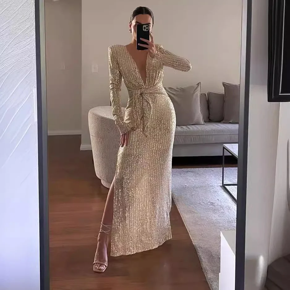 Damen Glamouröses Abendkleid mit tiefem V-Ausschnitt und eleganter Schleppe R&B