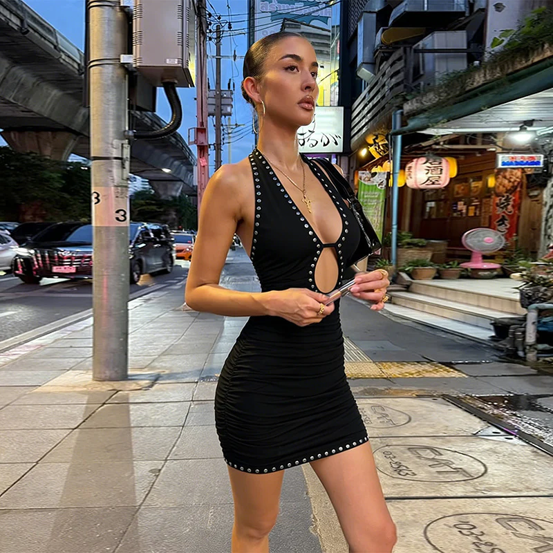 Damen Glamouröses Mini-Kleid mit tiefem V-Ausschnitt und raffinierten Cut-Outs R&B - Image 3