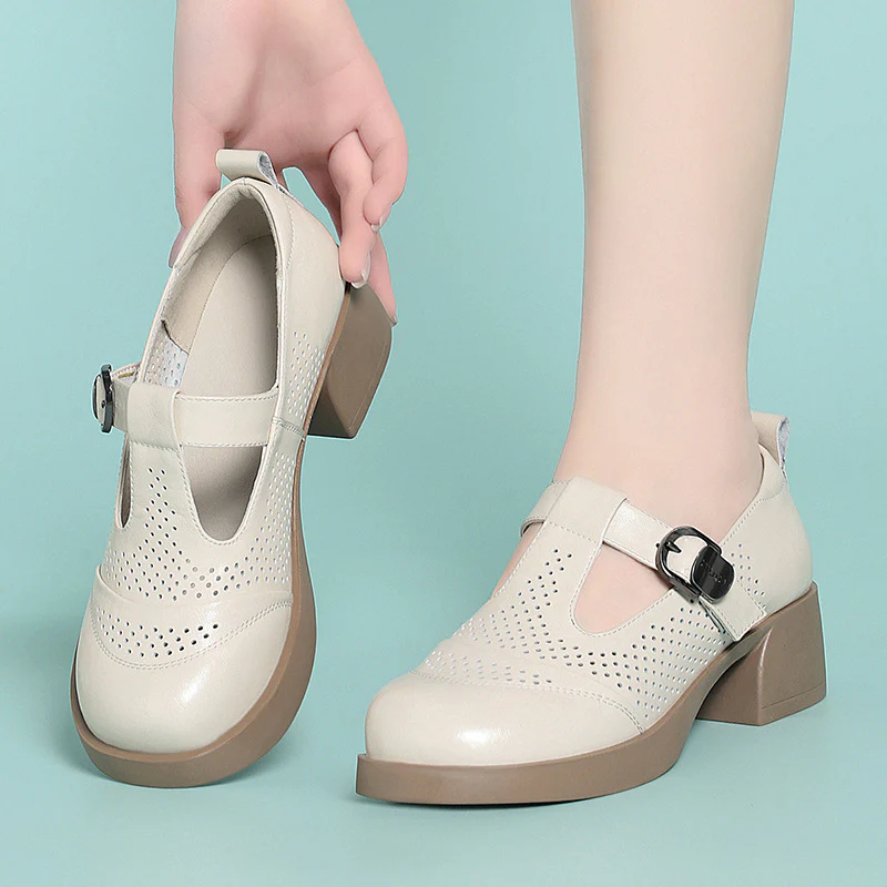 Damen Halbschuhe mit modischem Riemchen und atmungsaktiver Lochoptik R&B - Image 2