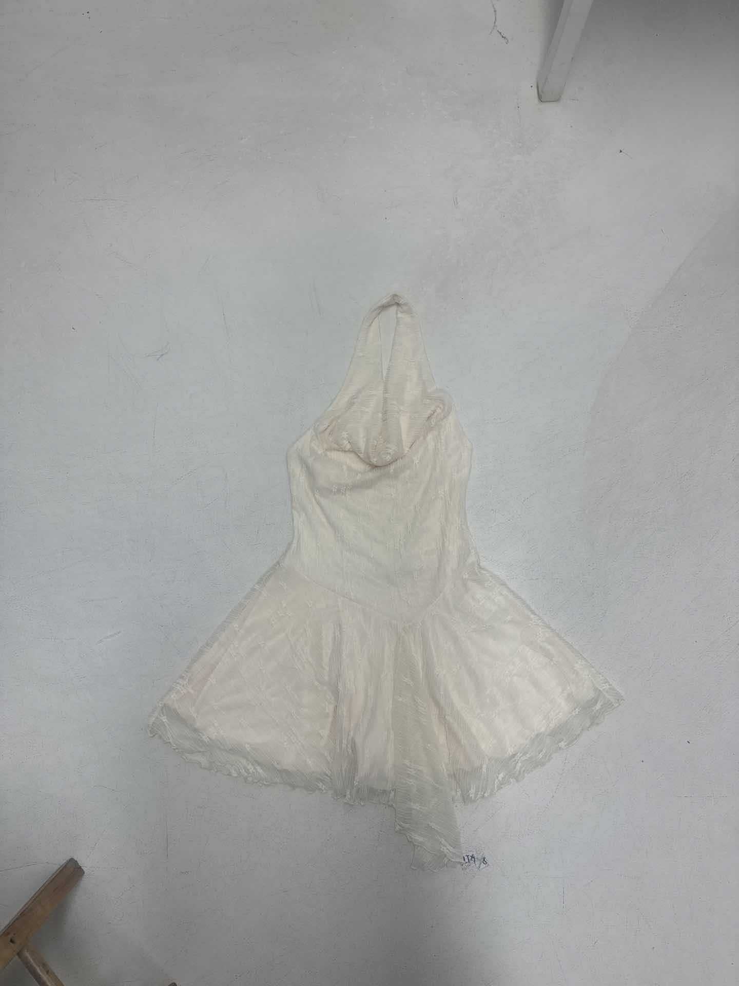 Damen Halterkleid mit fließendem Schnitt und Rüschendetails Heidi-Mode - Image 7