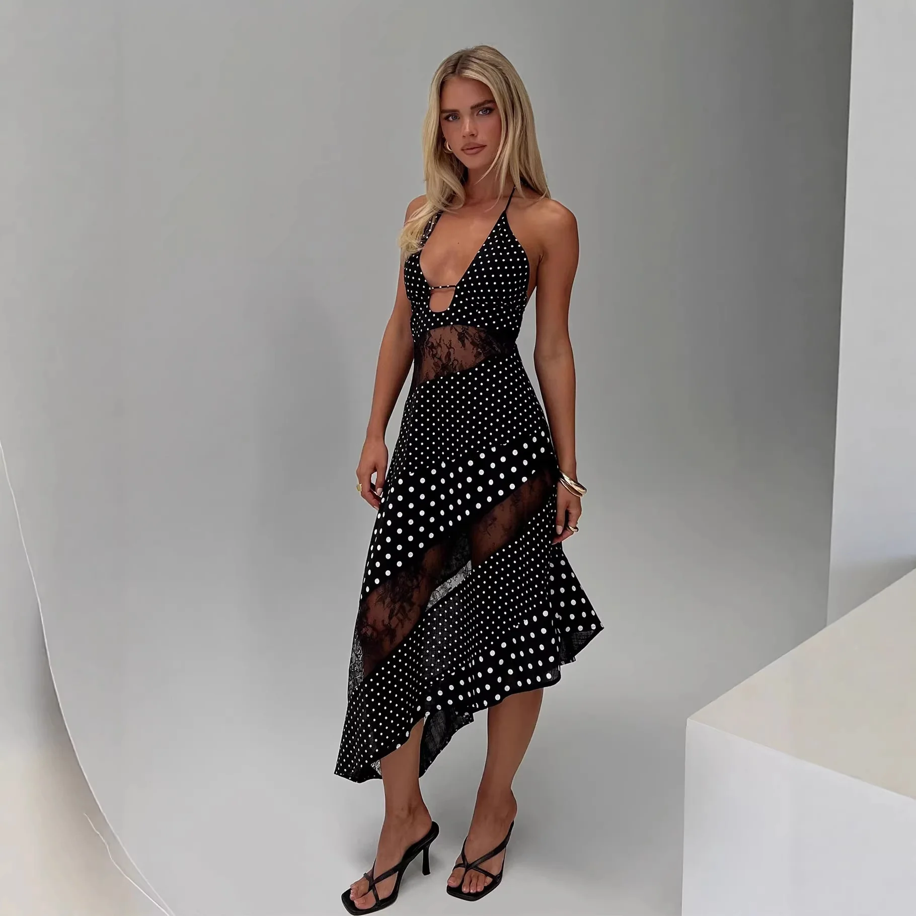 Damen Halterkleid mit transparenten Einsätzen und asymmetrischem Saum R&B
