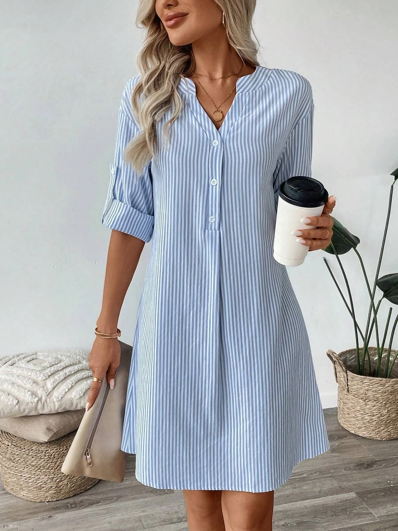 Damen Hemdkleid im eleganten Streifenlook mit Knopfleiste und tiefem V-Ausschnitt R&B - Image 2