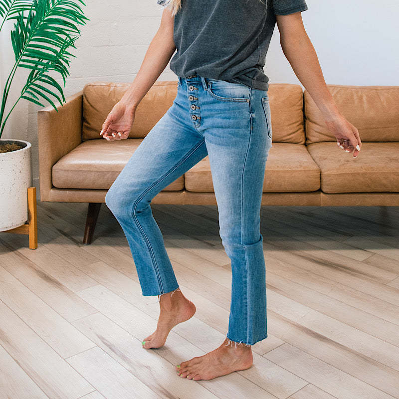 Damen Hochtaillierte Jeans im Used-Look mit Knopfleiste und ausgefransten Säumen R&B - Image 2