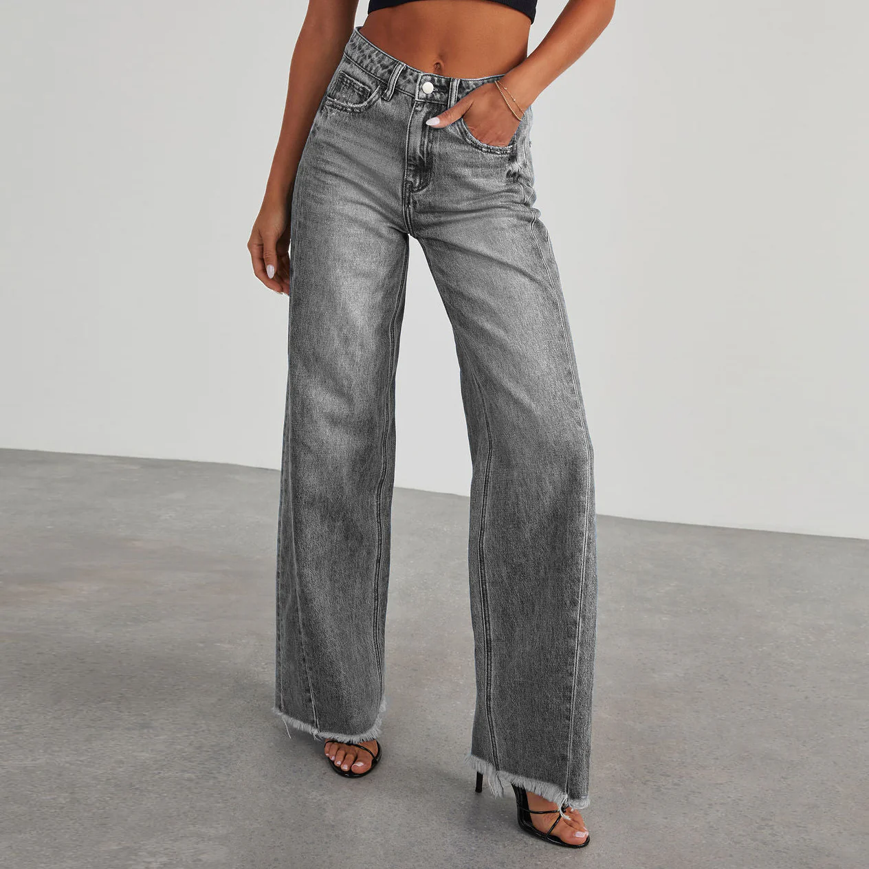 Damen Hochtaillierte Mom-Jeans im klassischen Schnitt mit ausgefranstem Saum R&B - Image 2