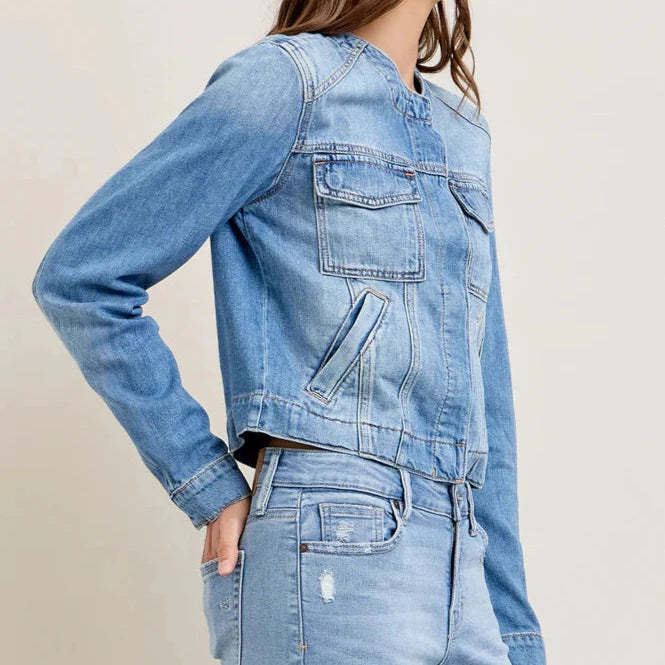 Damen Jeansjacke im lässigen Cropped-Schnitt mit praktischen Taschen und Knopfdetails R&B - Image 3