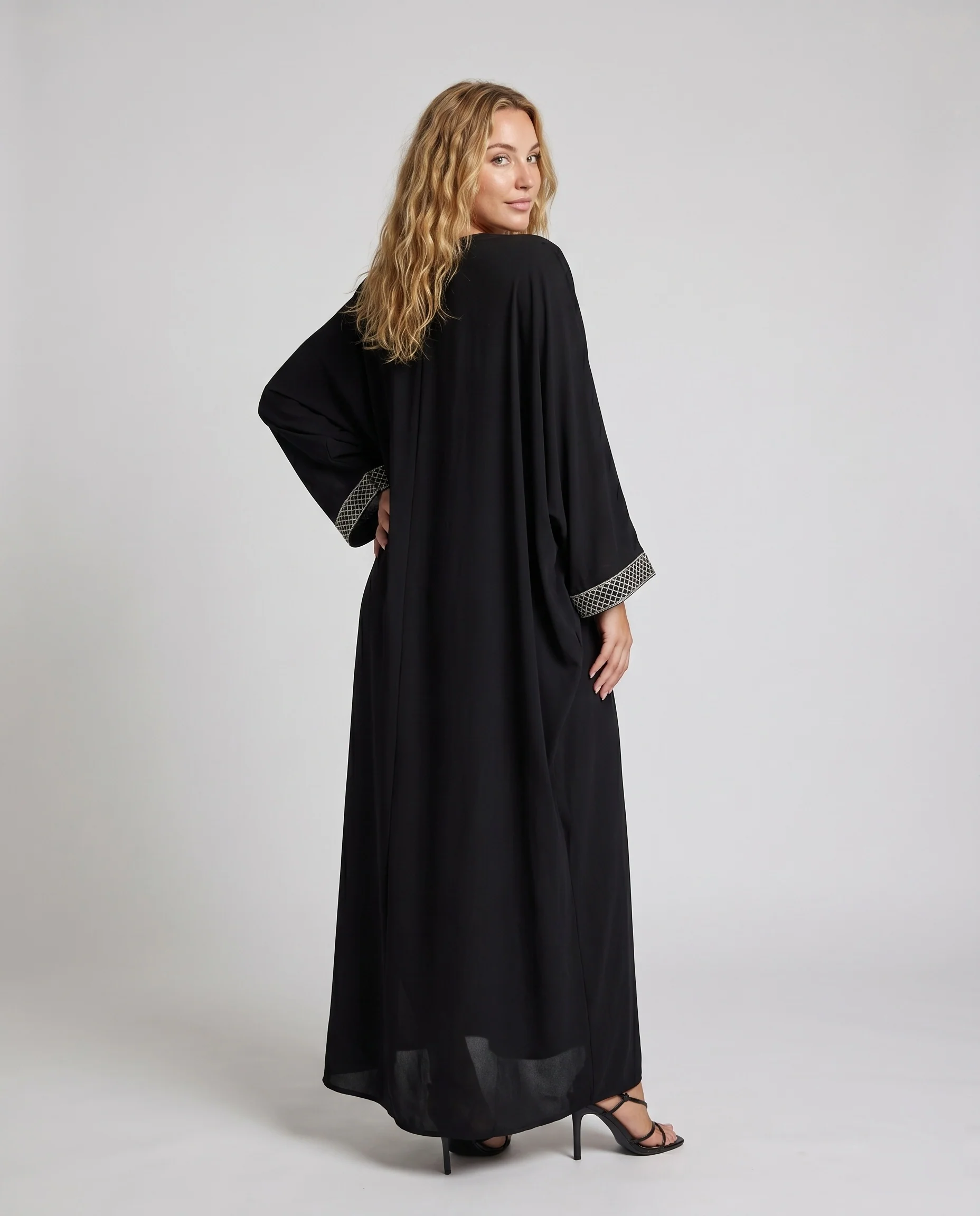 Damen Kaftan mit luxuriöser bestickter Verzierung R&B - Image 4