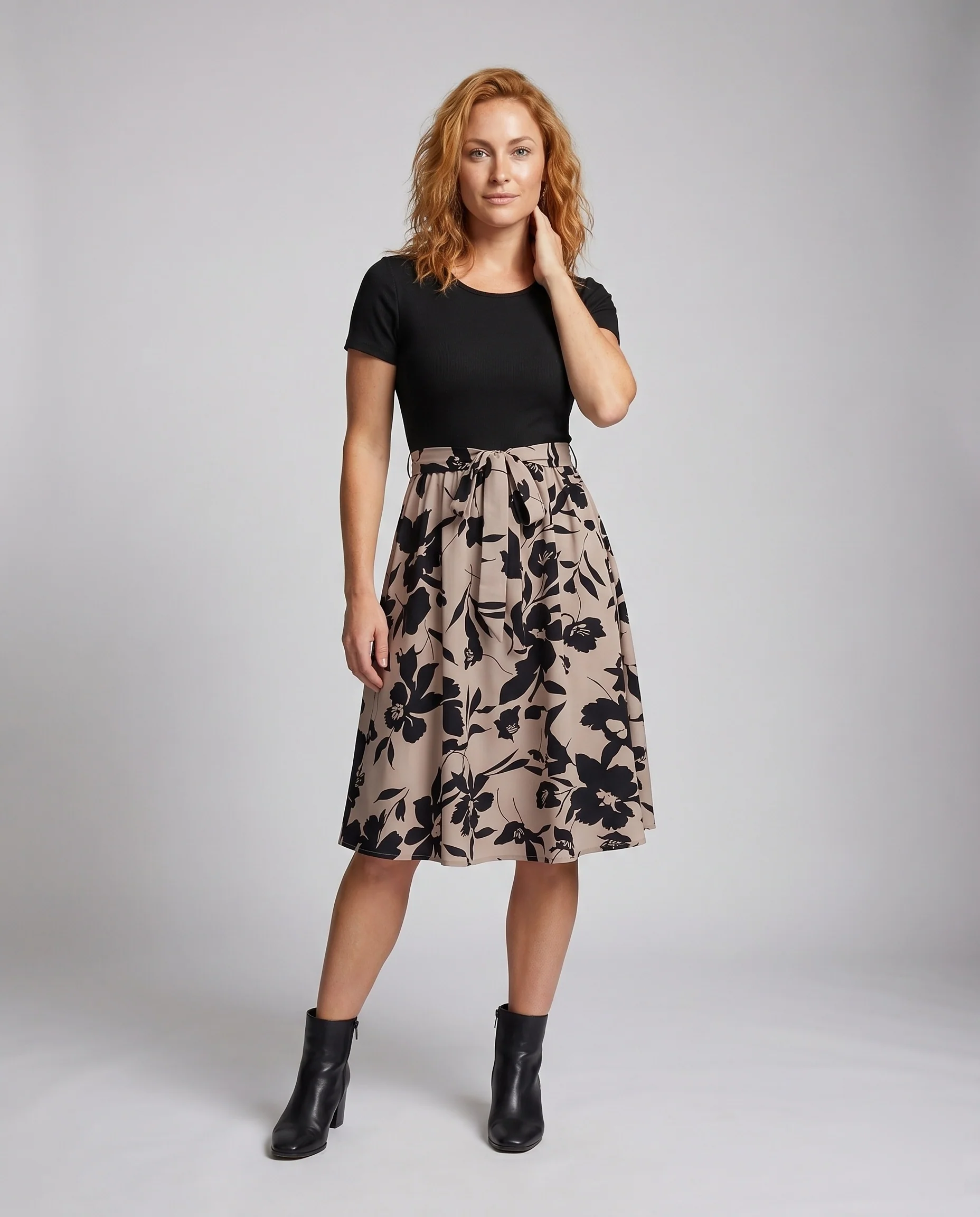 Damen Kleid mit floralem Rock und tailliertem Oberteil R&B