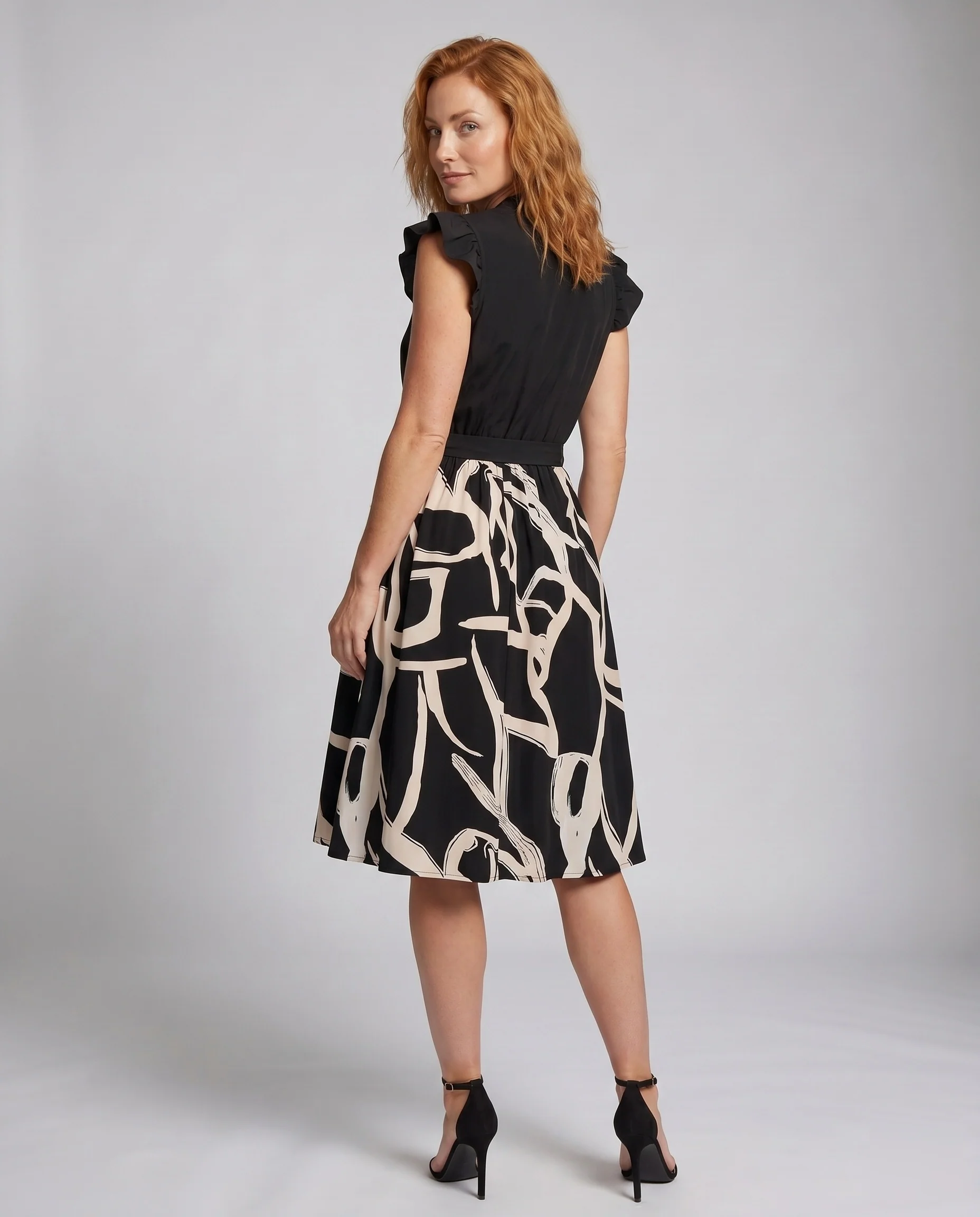 Damen Kleid mit V-Ausschnitt und Rüschendetails R&B - Image 4