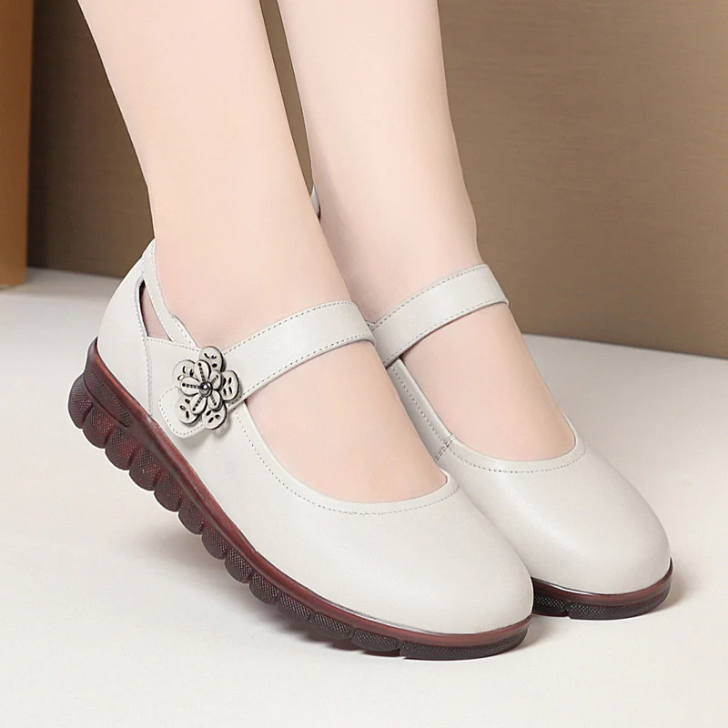 Damen Komfortable Ballerinas mit verstellbarem Riemen und dekorativem Blumenakzent R&B - Image 2