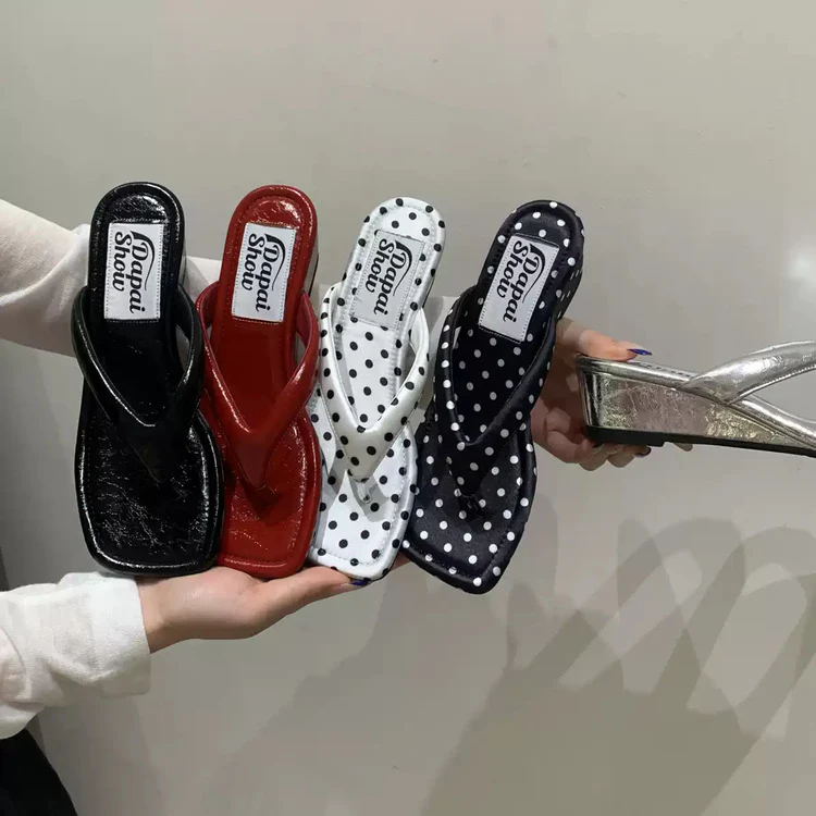 Damen komfortable Pantolette mit modischem Punktdesign R&B - Image 2