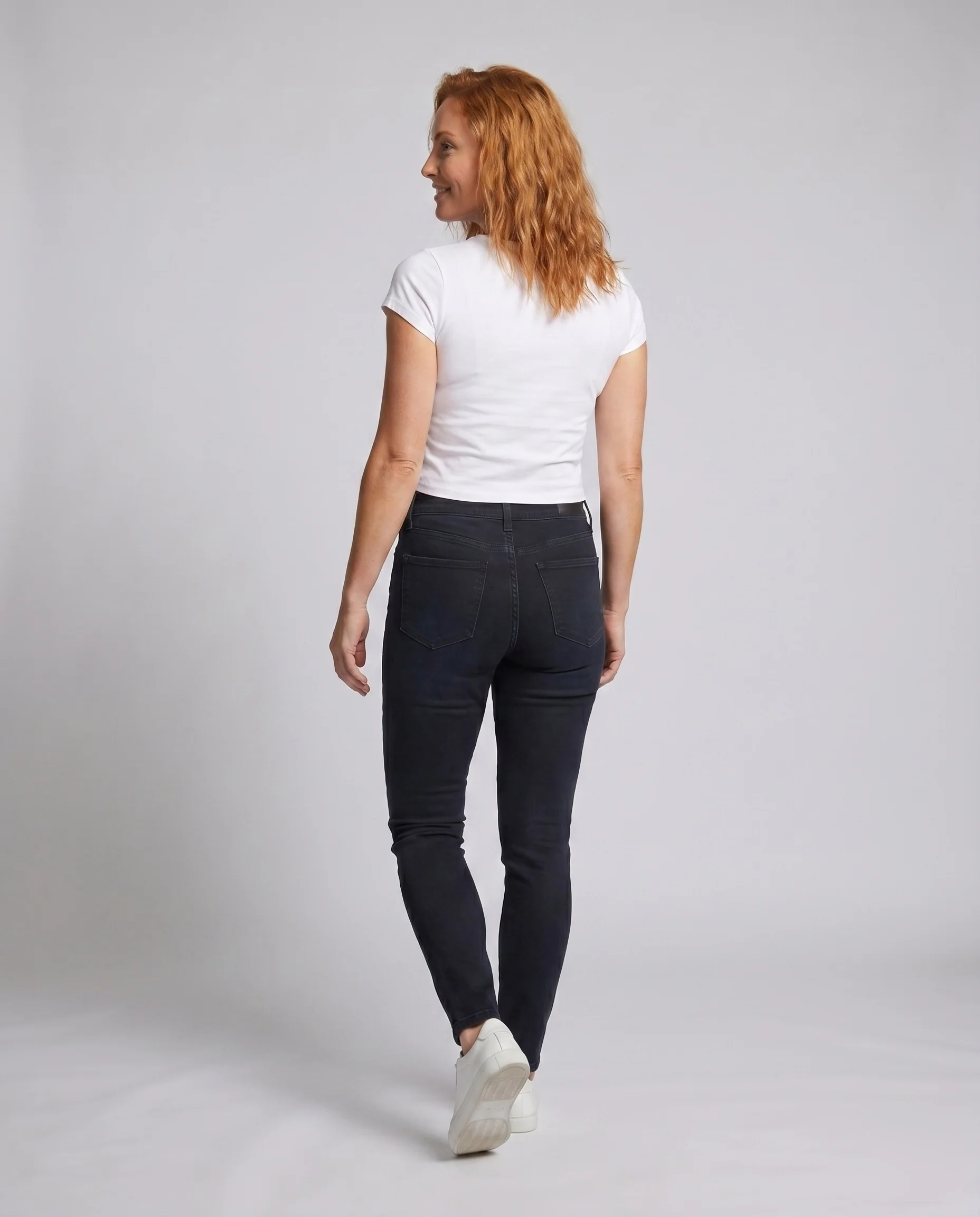 Damen kurzärmeliges Crop-Top mit floralem Motiv - Image 4