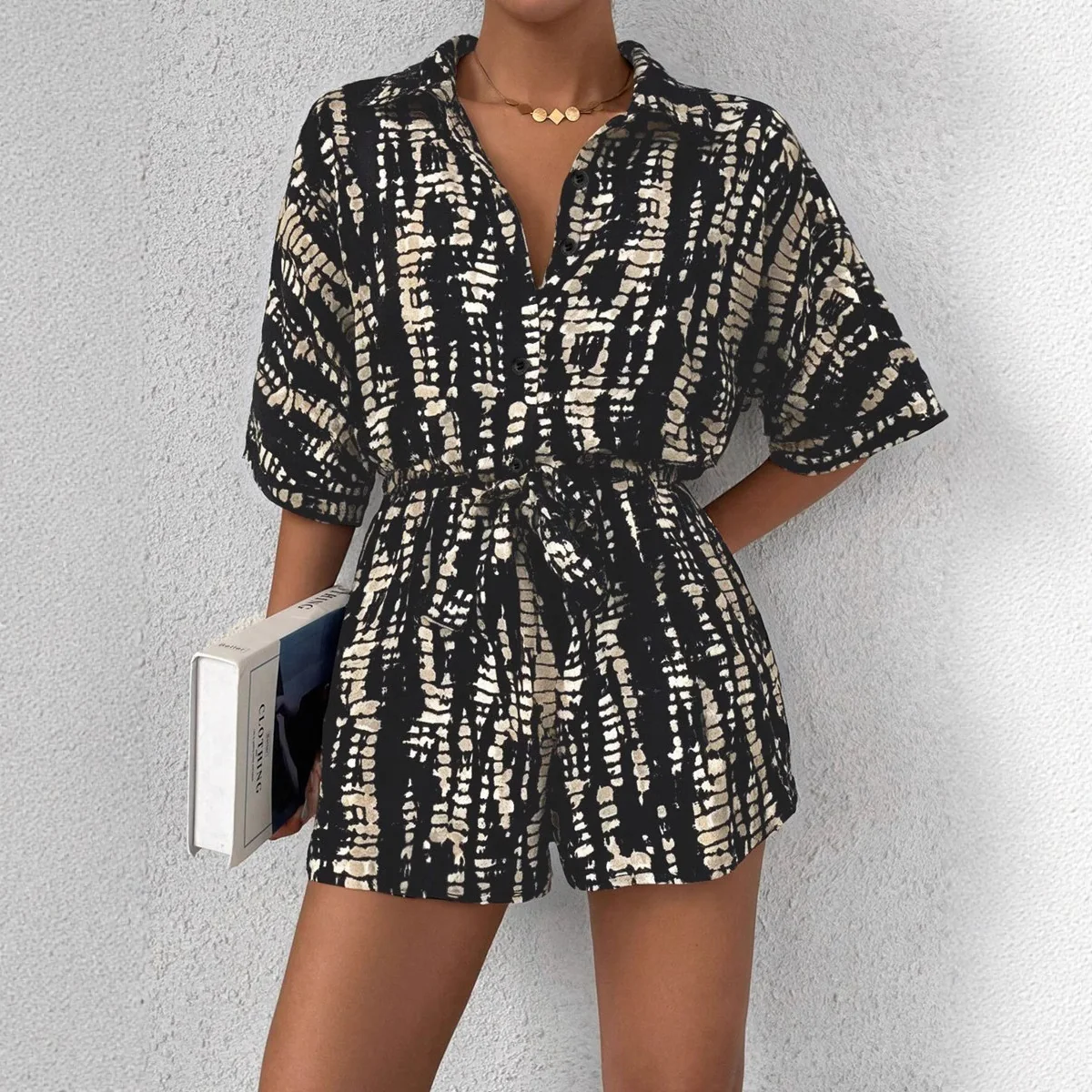 Damen Kurzärmliger Jumpsuit mit floralem Print und Taillengürtel R&B