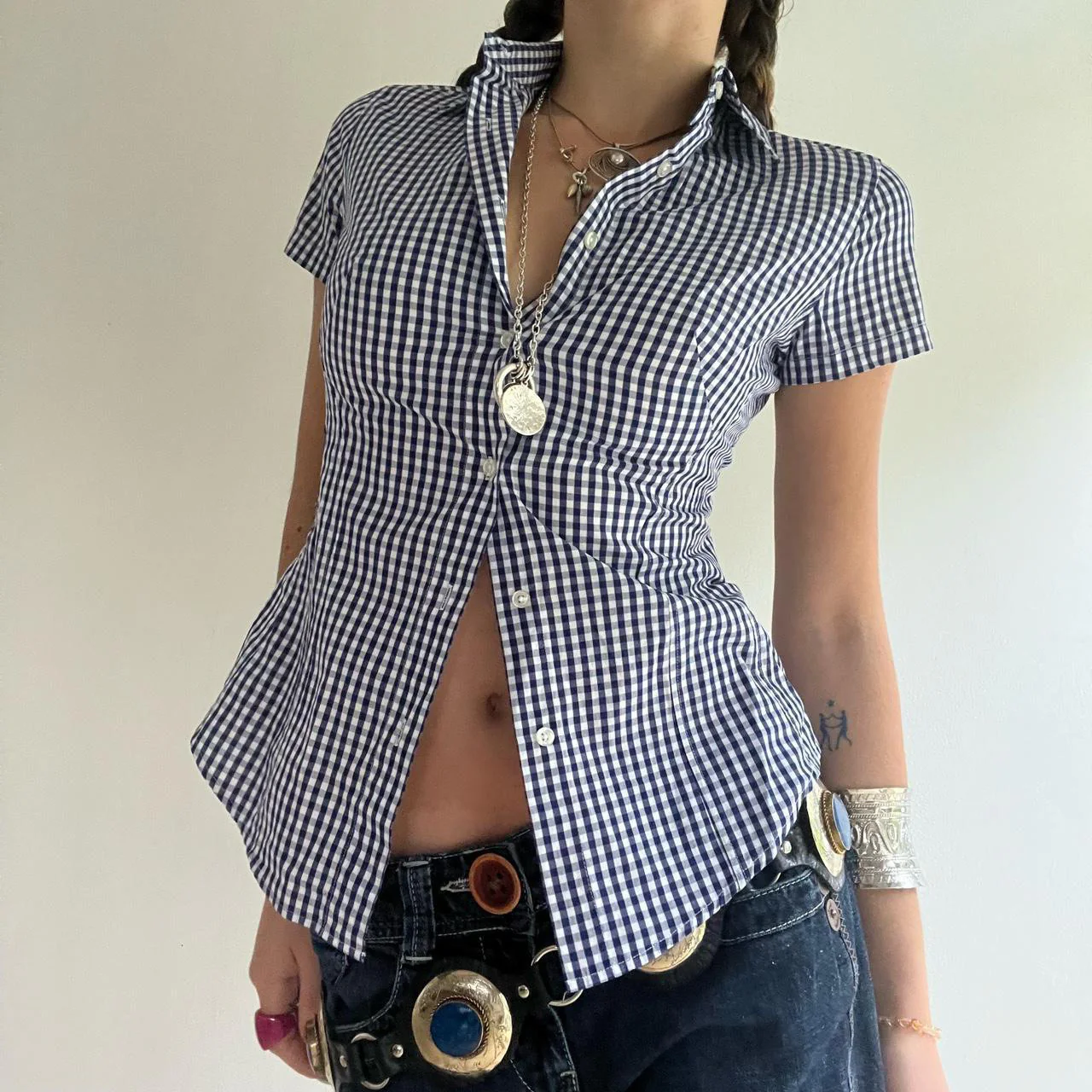 Damen kurzärmliges Hemdblusenshirt mit tailliertem Schnitt und eleganten Raffungen R&B - Image 16