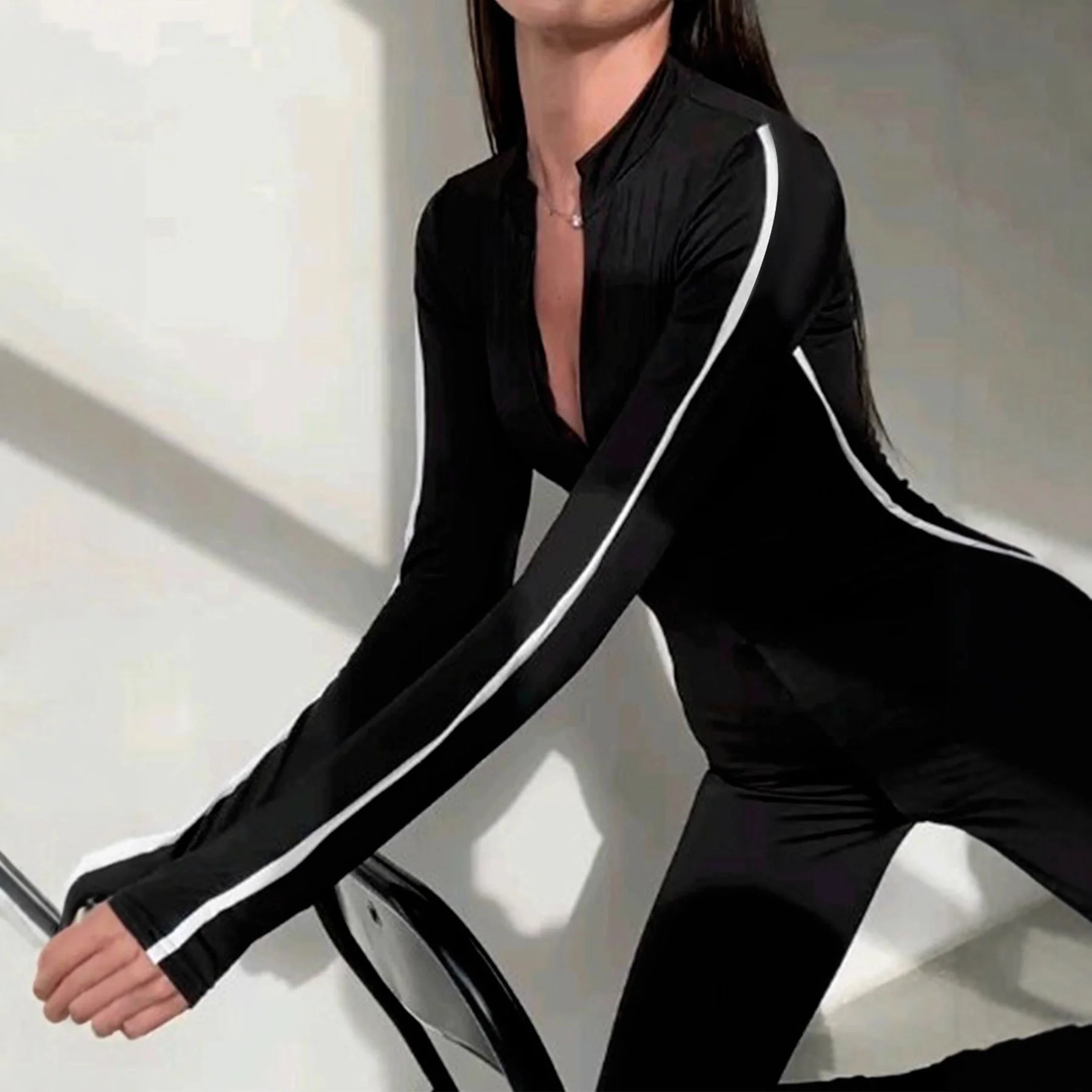 Damen Langarm-Jumpsuit mit hohem Kragen und nahtlosem Design R&B