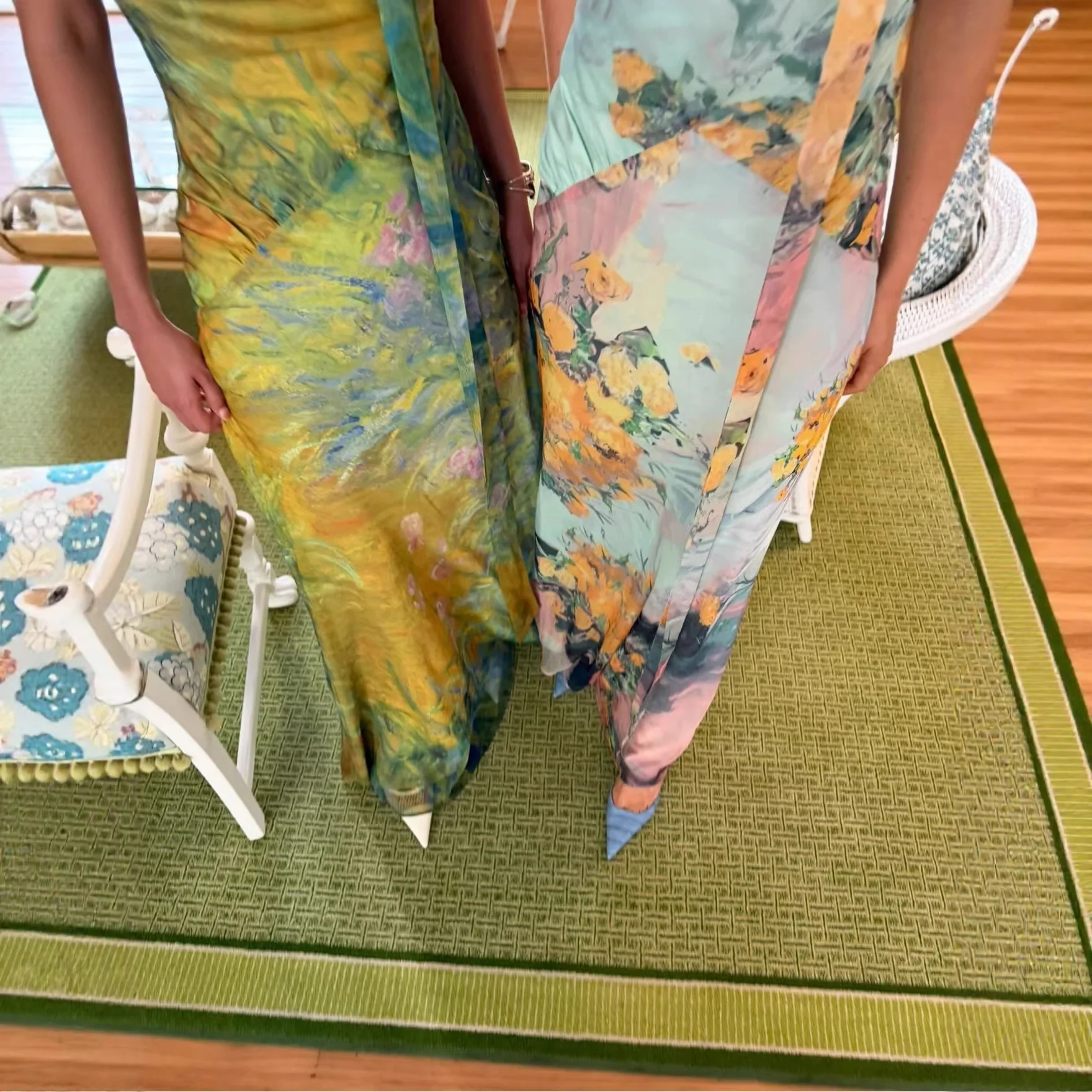 Damen Langes Kleid mit floralem Design und hochgeschlossenem Kragen R&B - Image 2