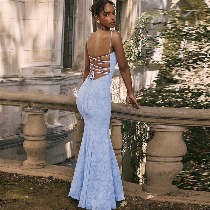 Damen Langflussendes Kleid mit stilvollen Blumenapplikationen R&B