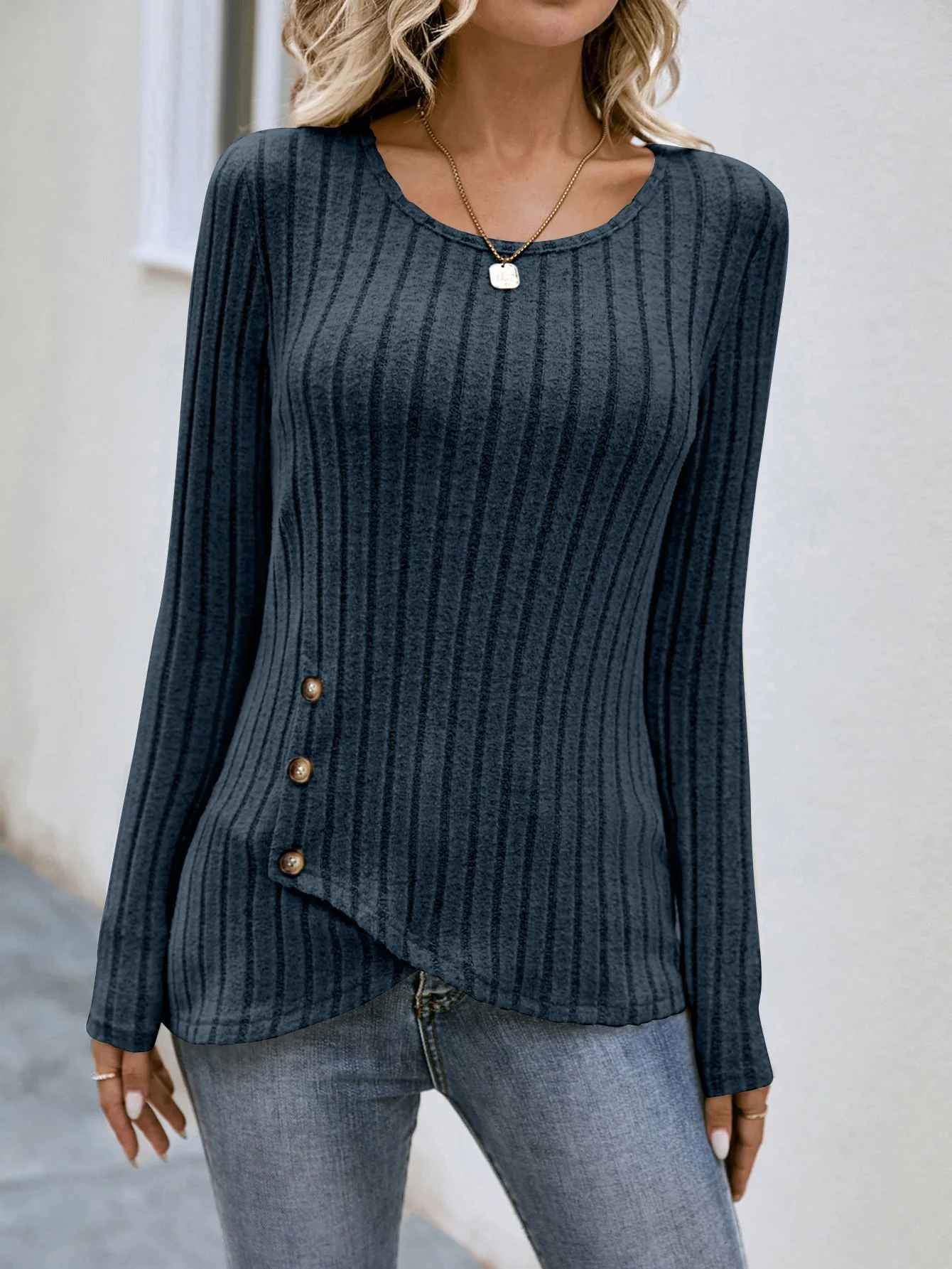 Damen lässiger asymmetrischer Pullover mit Knopfdetails R&B - Image 6