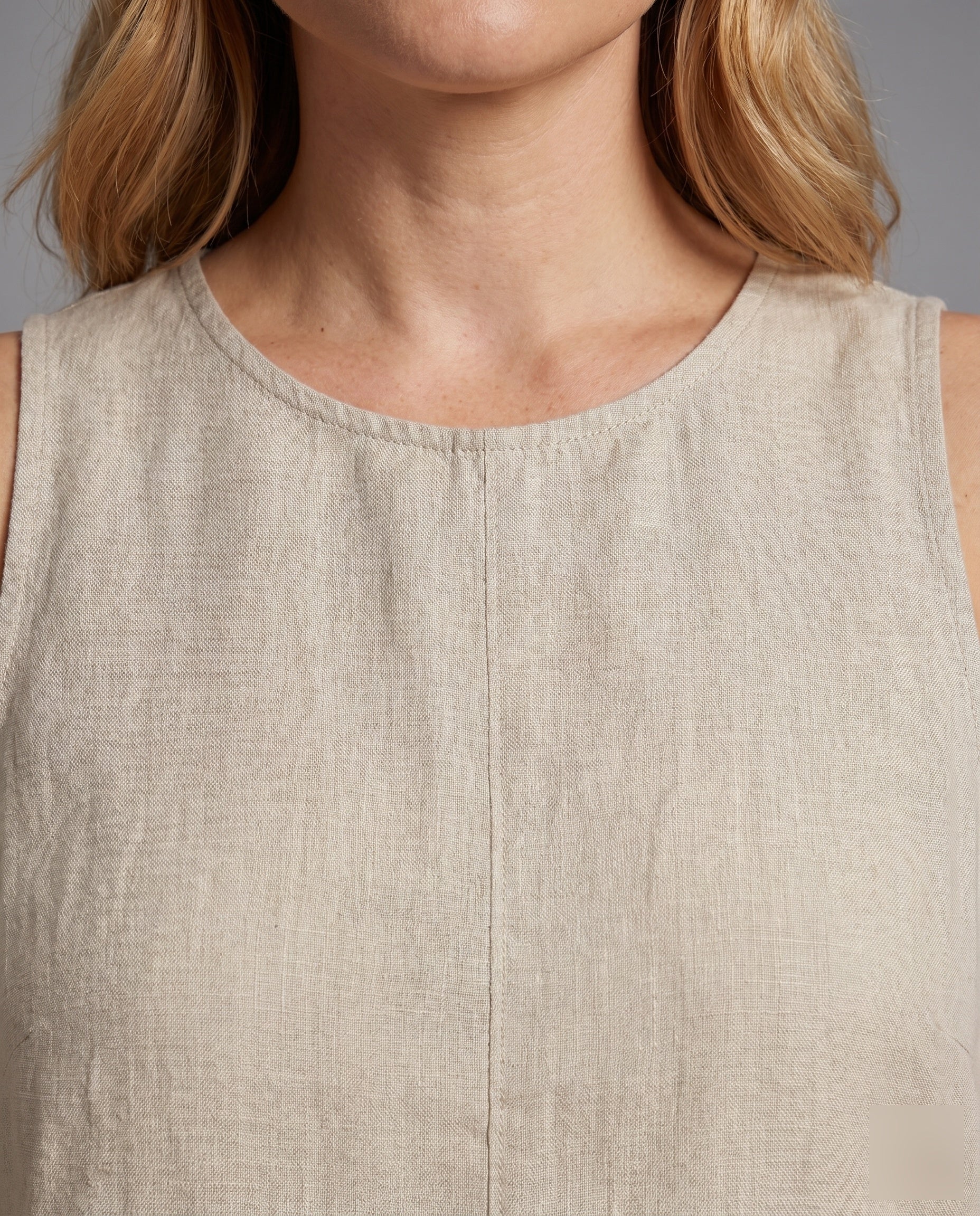 Damen lässiges Leinen-Minikleid mit dezentem Rüschensaum - Image 3