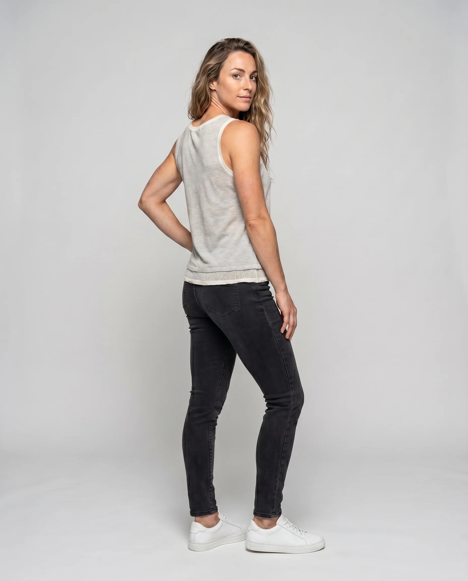 Damen lässiges Trägershirt mit feiner Textur und minimalistischen Details - Image 4