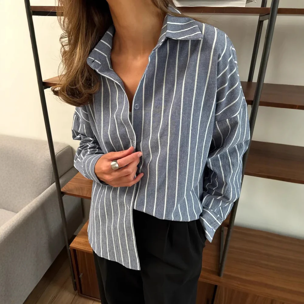 Damen Lockere Streifenbluse mit abgerundetem Saum und Knopfleiste R&B - Image 4
