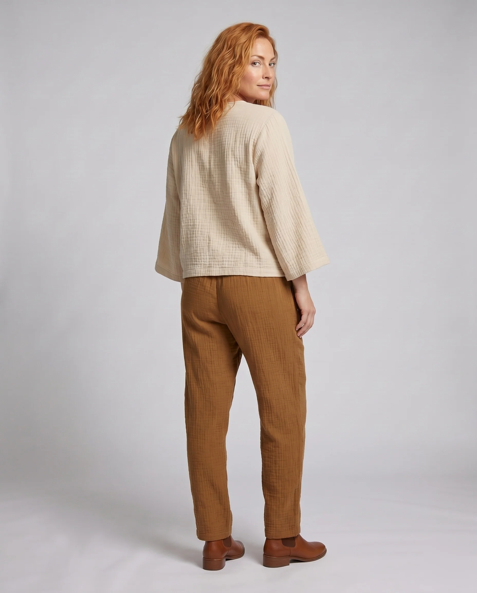 Damen luftige Bluse aus atmungsaktivem Material mit elegantem Stehkragen - Image 4