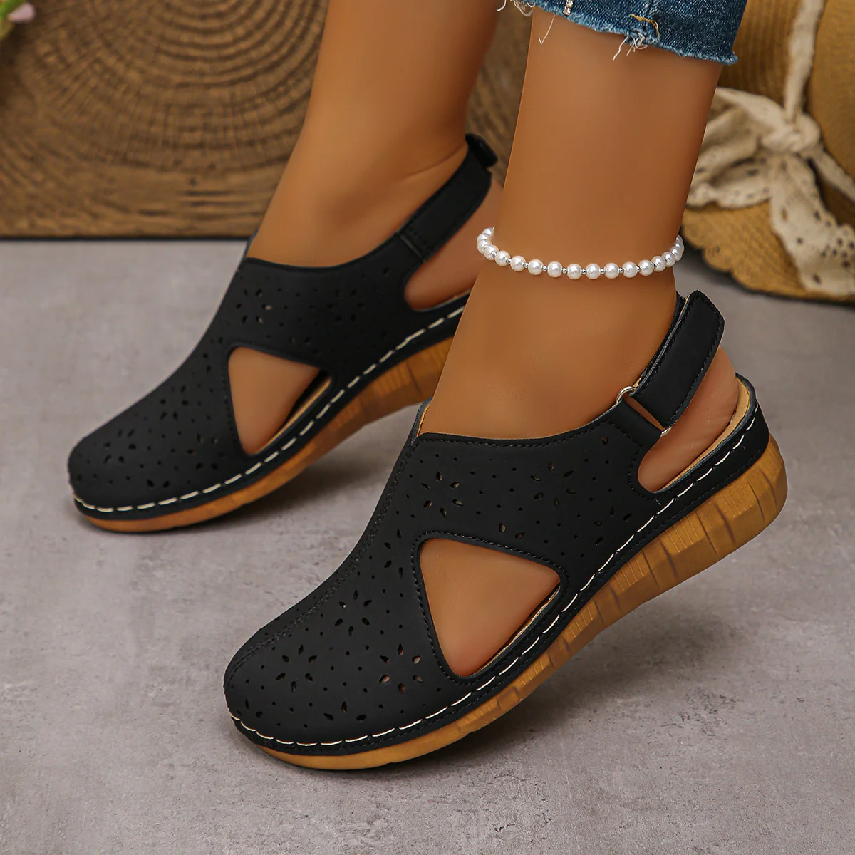 Damen Luftige Clogs mit eleganter Perforation und bequemer Sohle R&B - Image 6