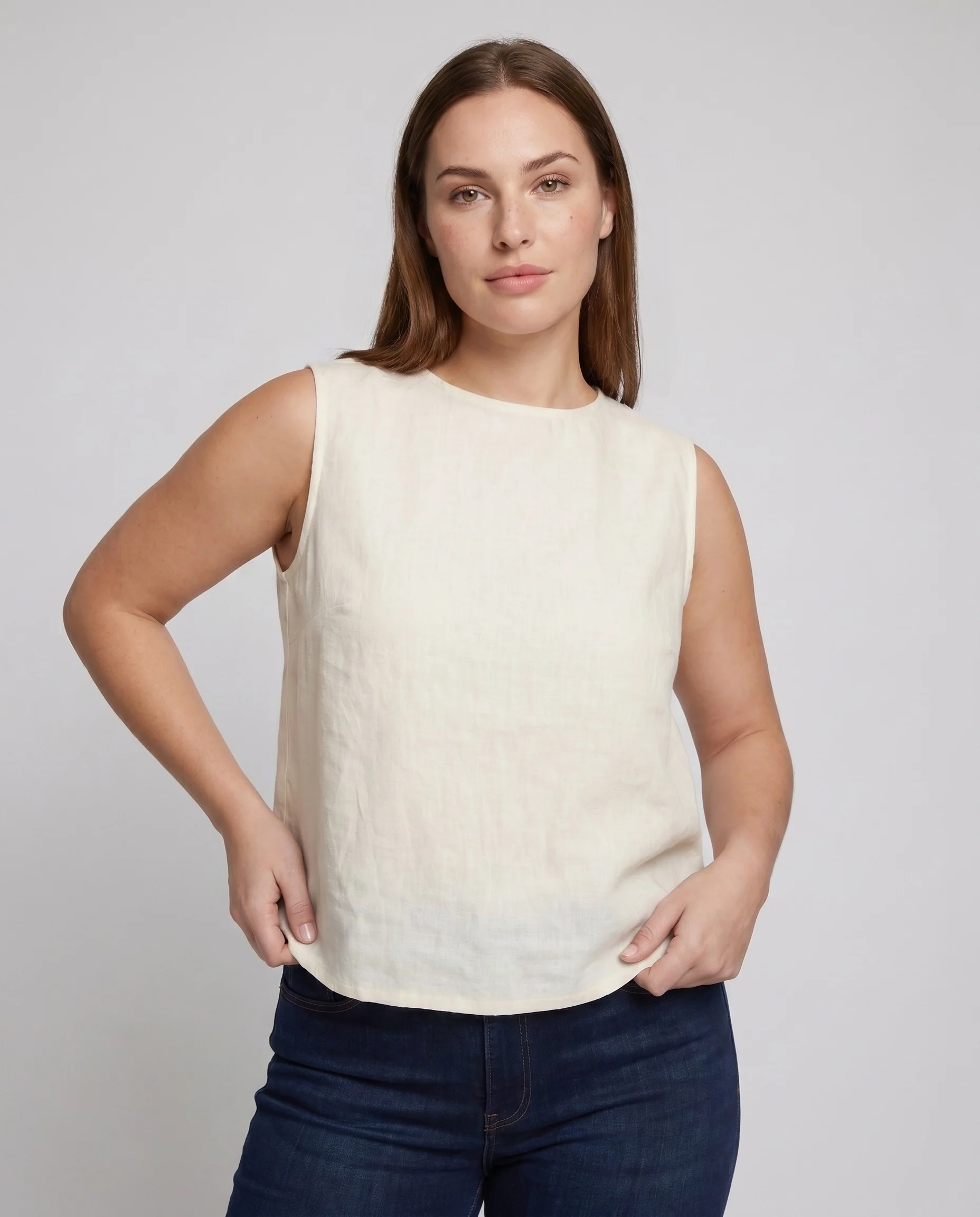 Damen luftiges ärmelloses Oberteil mit minimalistischer Silhouette - Image 2