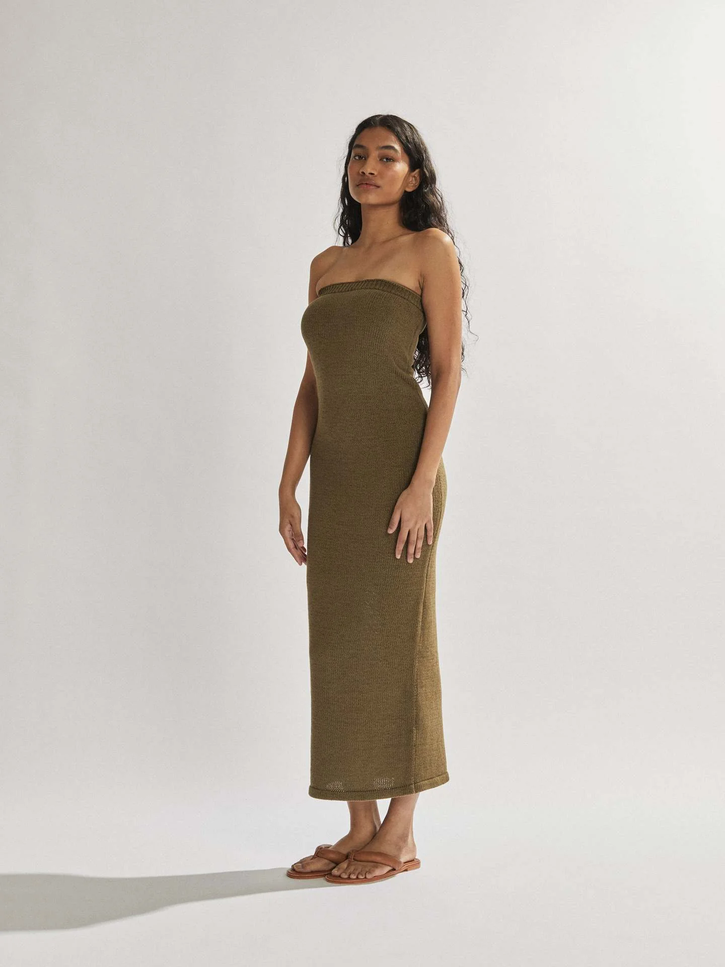 Damen luftiges Maxikleid im minimalistischen Design R&B - Image 9