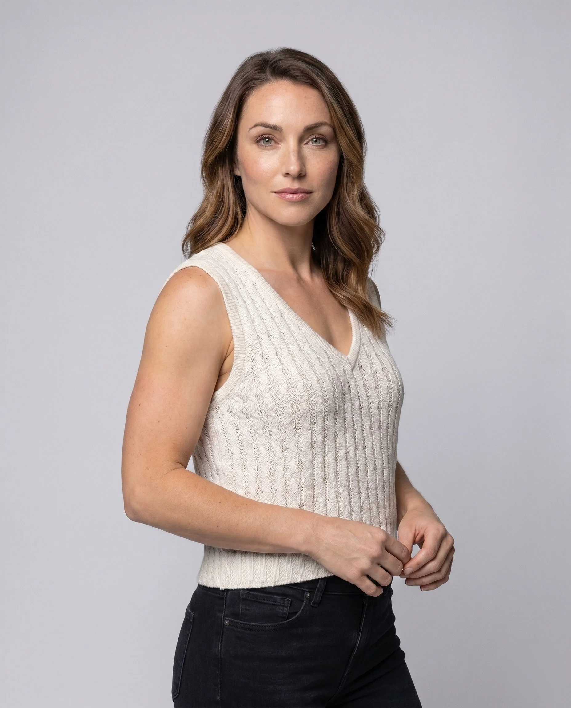 Damen luftiges Strickoberteil mit V-Ausschnitt und feinen Lochdetails - Image 2