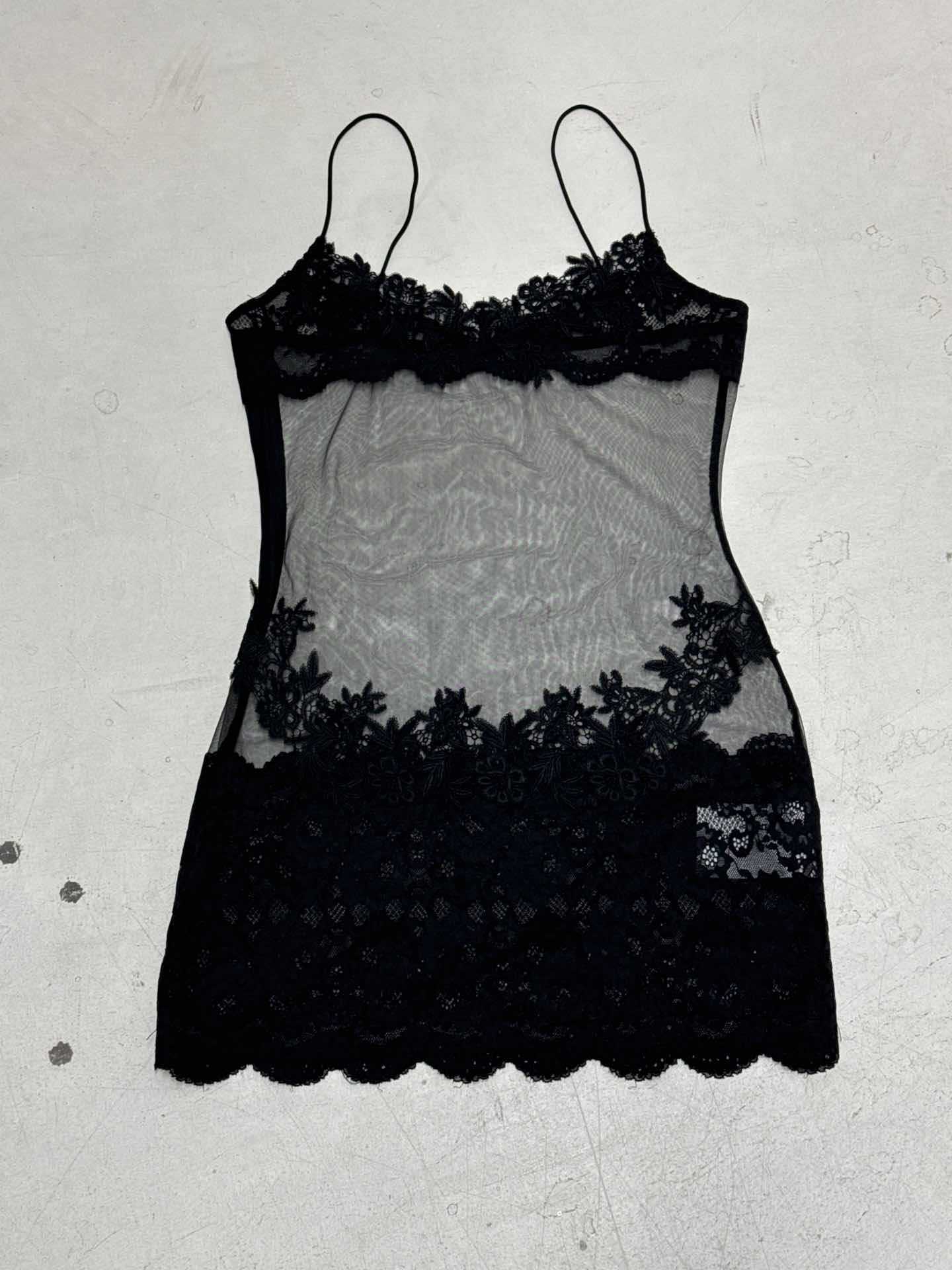 Damen luxuriöses Spitzen-Nachthemd mit tiefem V-Ausschnitt und eleganten Spaghettiträgern Heidi-Mode - Image 8