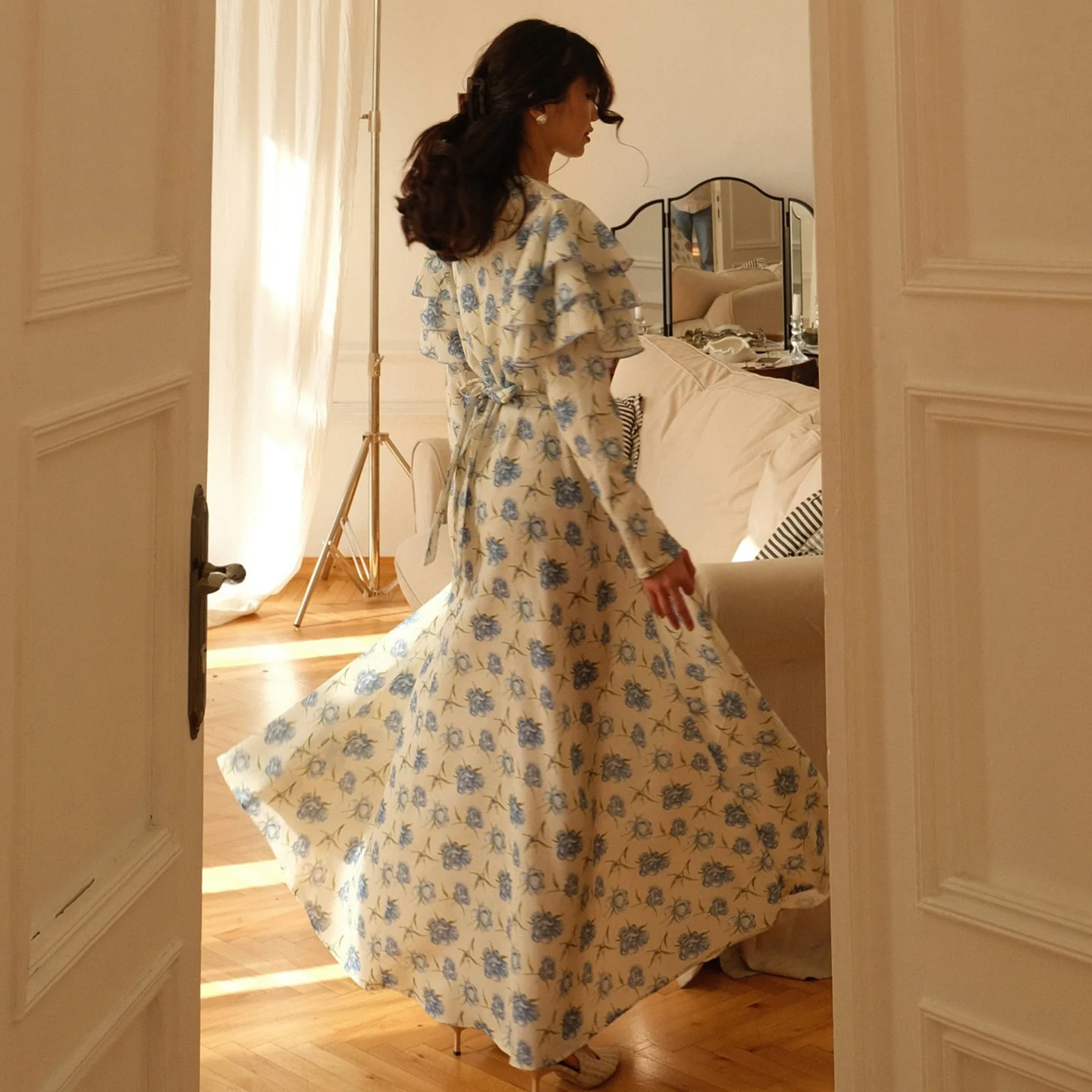 Damen Maxi-Kleid mit romantichem Rüschendesign und floralen Details R&B - Image 3