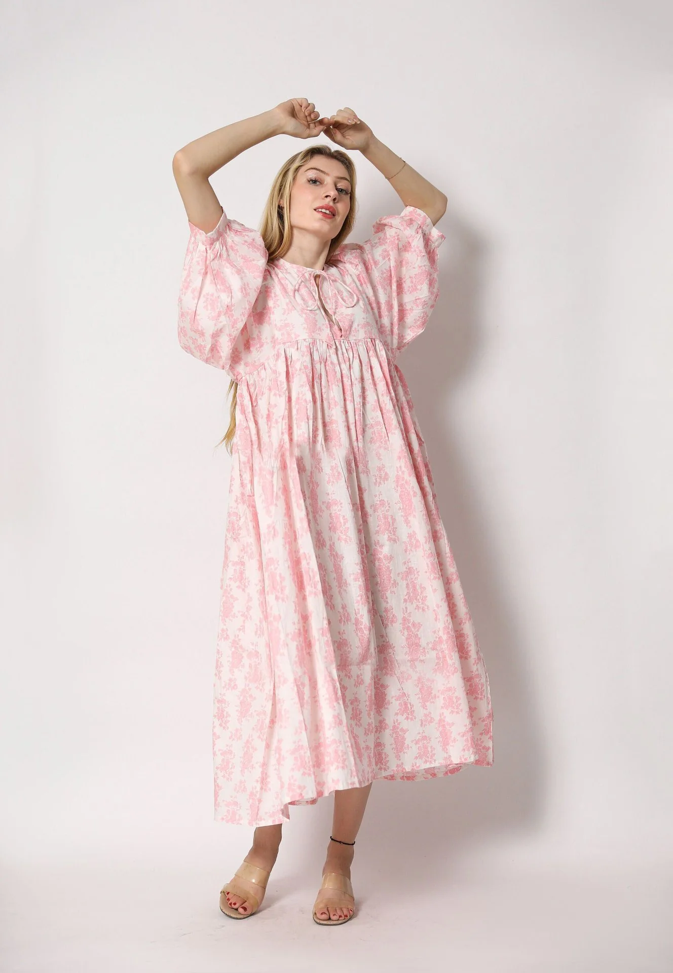 Damen Maxi-Kleid mit voluminösen Ärmeln und raffiniertem Bindungsdetail R&B - Image 4