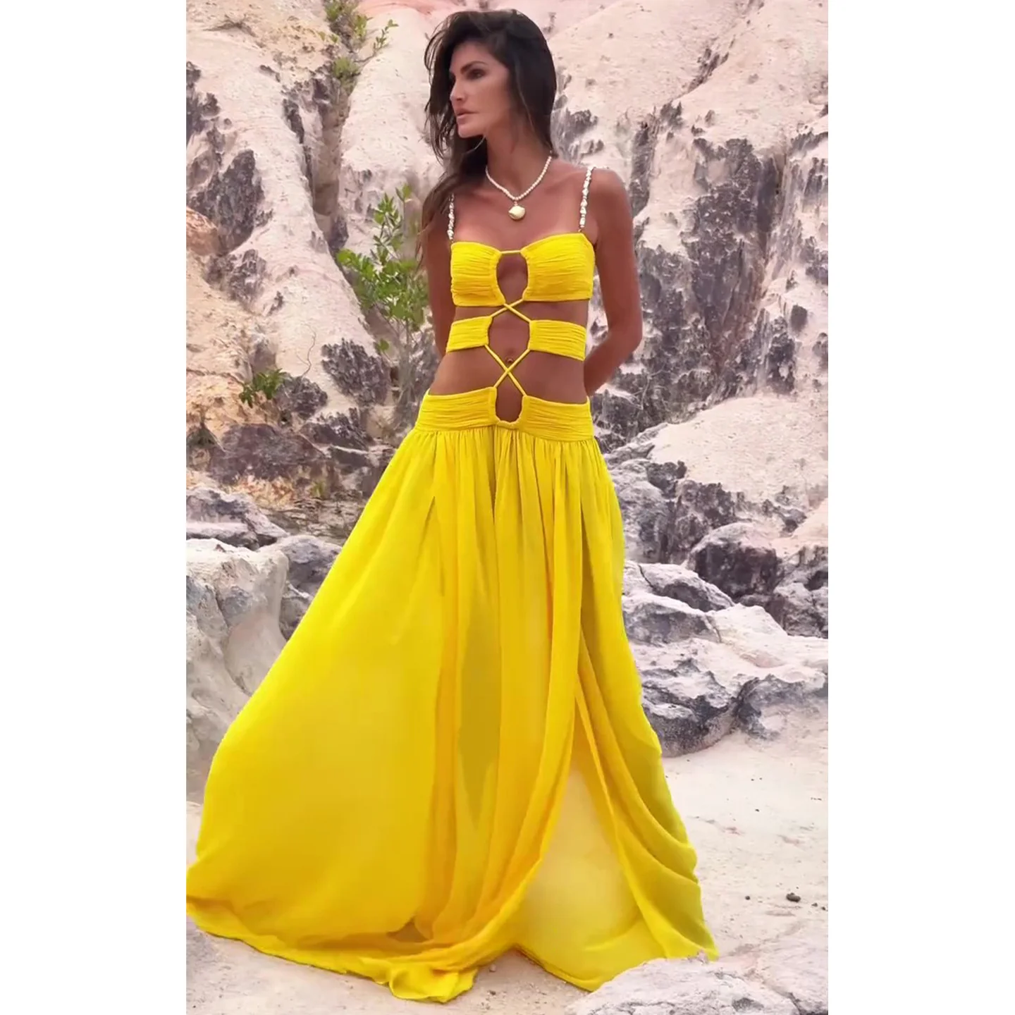 Damen Maxikleid mit einzigartigem Cut-Out Design R&B - Image 2
