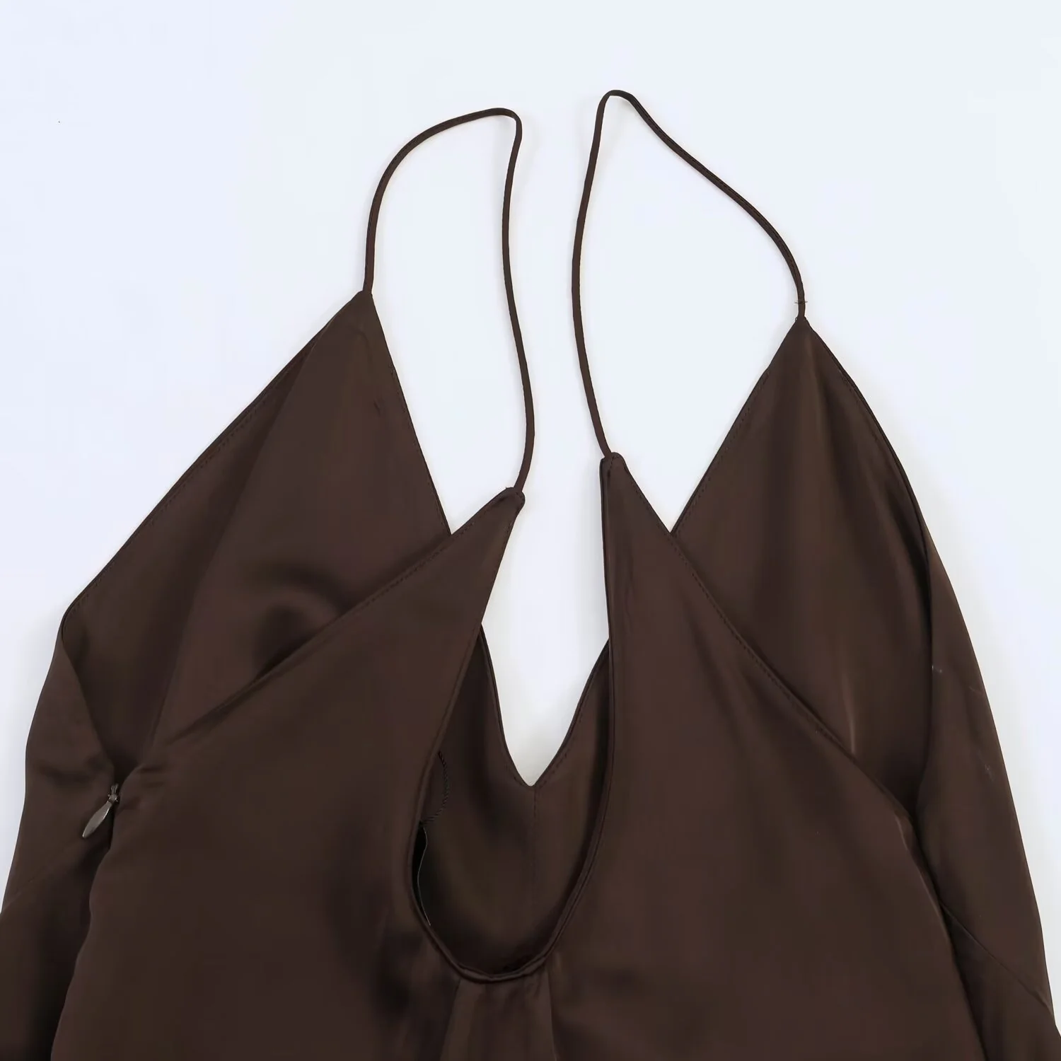 Damen Maxikleid mit elegantem asymmetrischen Saum und feinem V-Ausschnitt R&B - Image 4
