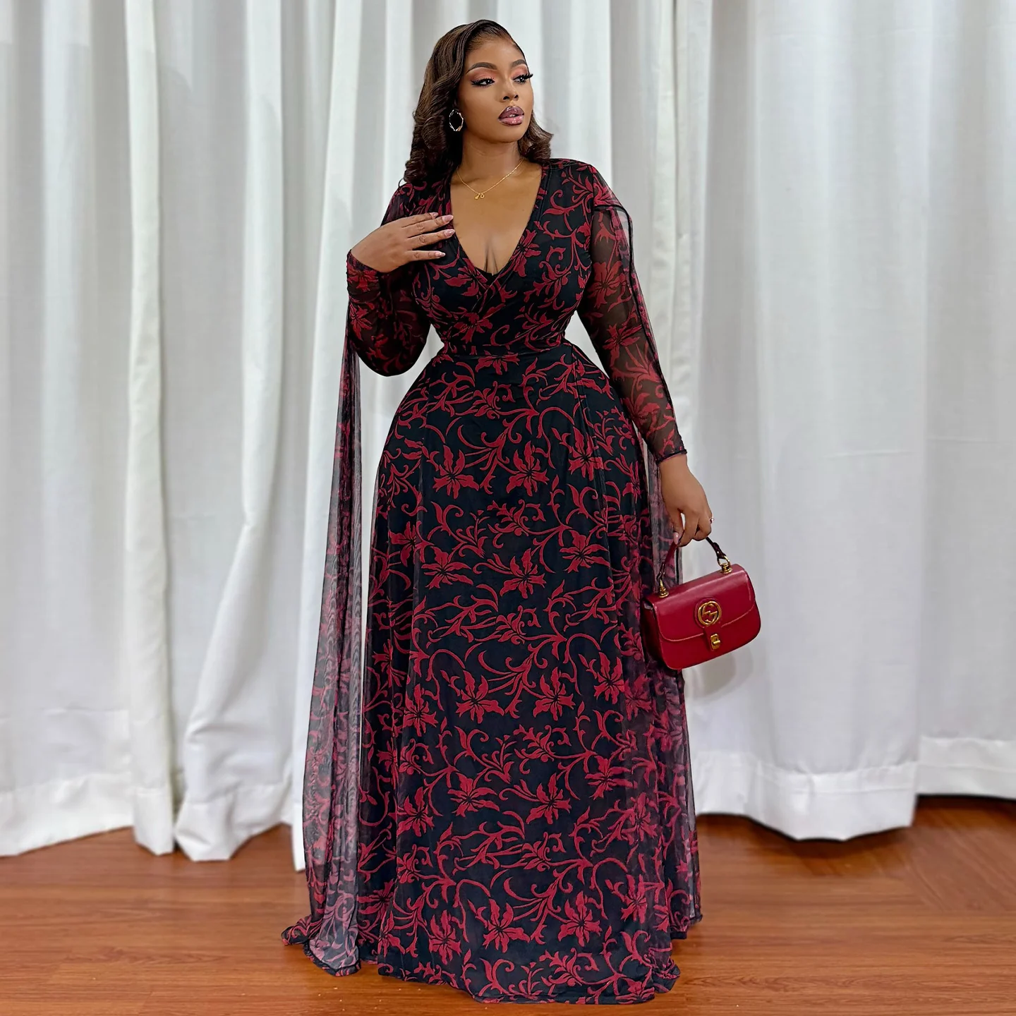 Damen Maxikleid mit floralem Transparentdesign und eleganten Ärmeln R&B