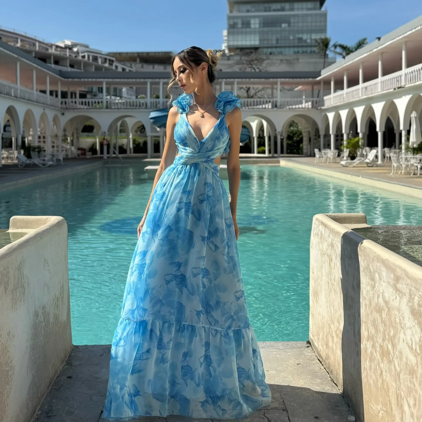 Damen Maxikleid mit luftigen Rüschendetails und ausgefallenem Wickeldesign R&B - Image 12
