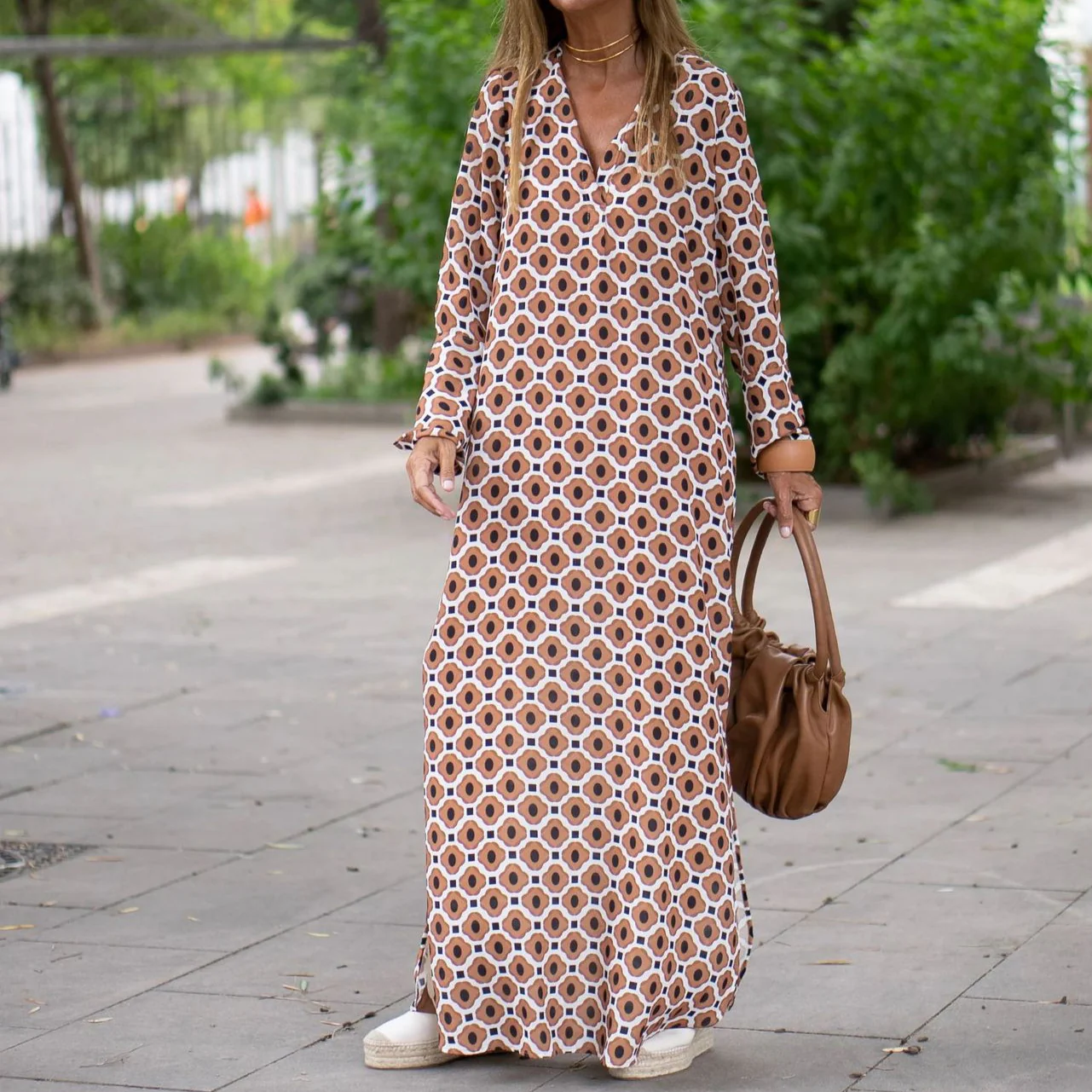 Damen Maxikleid mit modernem grafischen Muster und luftigen Ärmeln R&B - Image 3